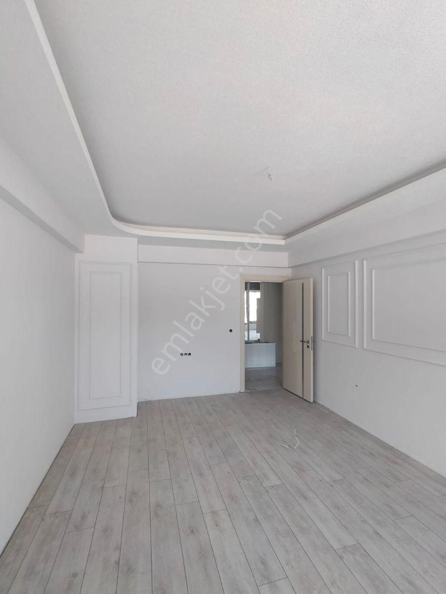 Bahçelievlerde 3+1 Geniş Lüks Daire - Görsel 18