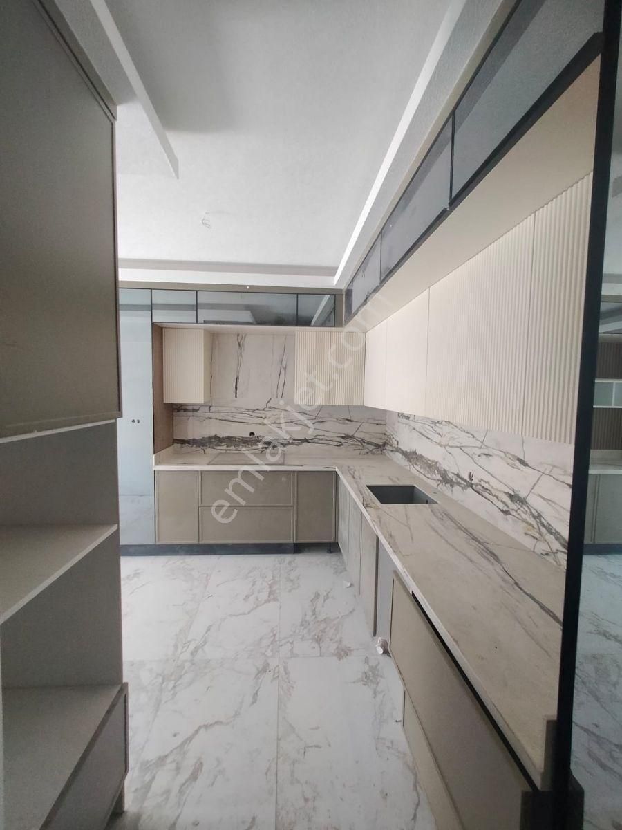 Bahçelievlerde 3+1 Geniş Lüks Daire