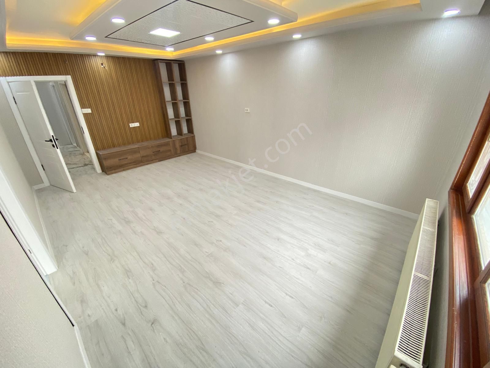 Sincan Tandoğan Mhde Cadde Üzerinde Ara Kat Full+full Yapılı 3+1 Harika Konumda Daire - Görsel 8
