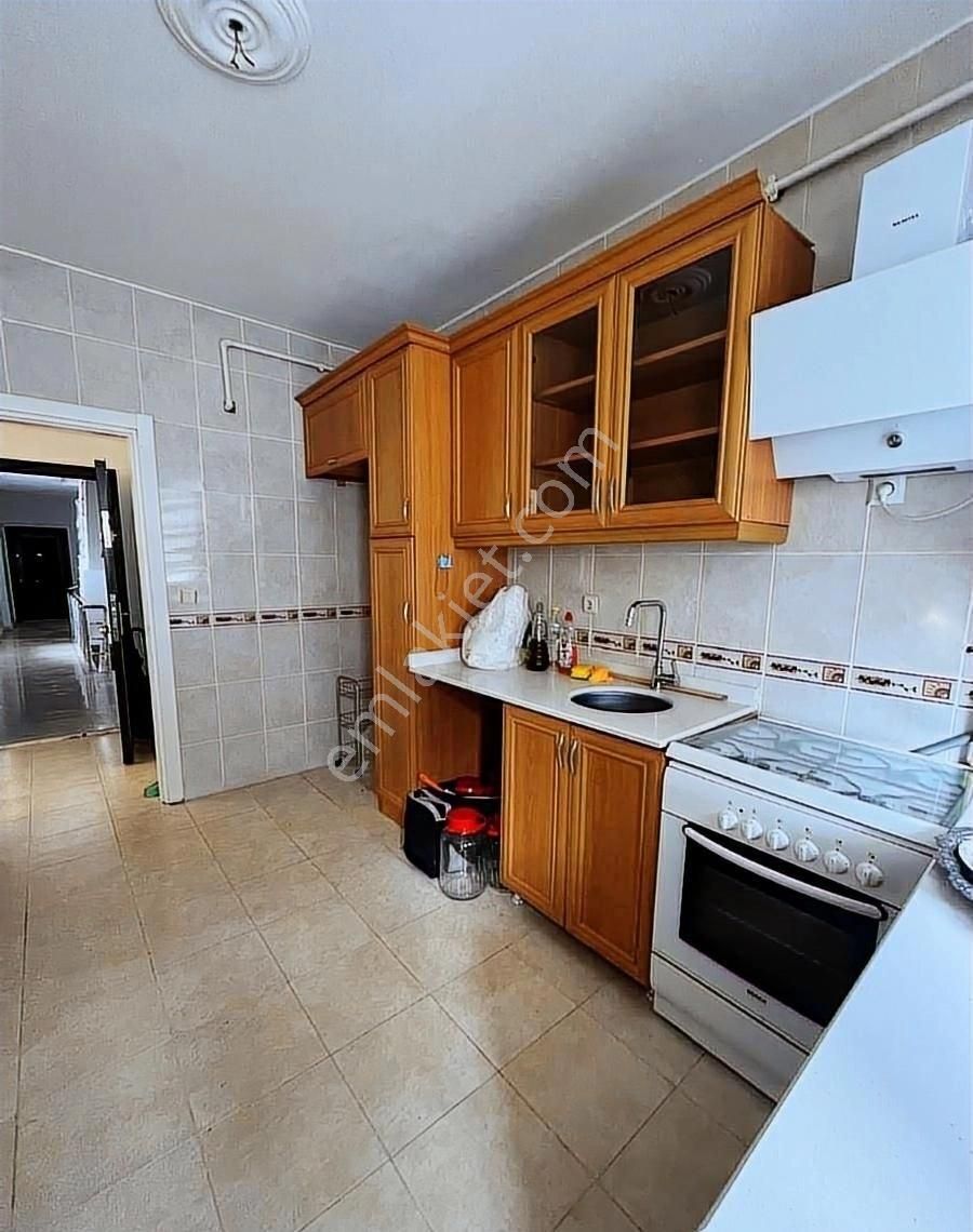 Taşdelen Merkez Park İstanbul Sitesi Geniş 3+1 Kiralık - Görsel 2