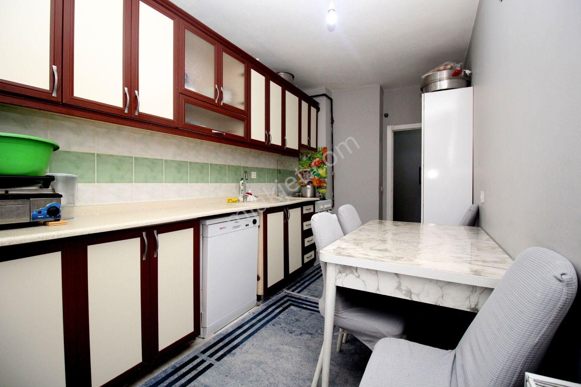 Emre Emlak'tan Topçu'da Arakat Manzaralı Geniş 3+1 Satılık Daire - Görsel 4