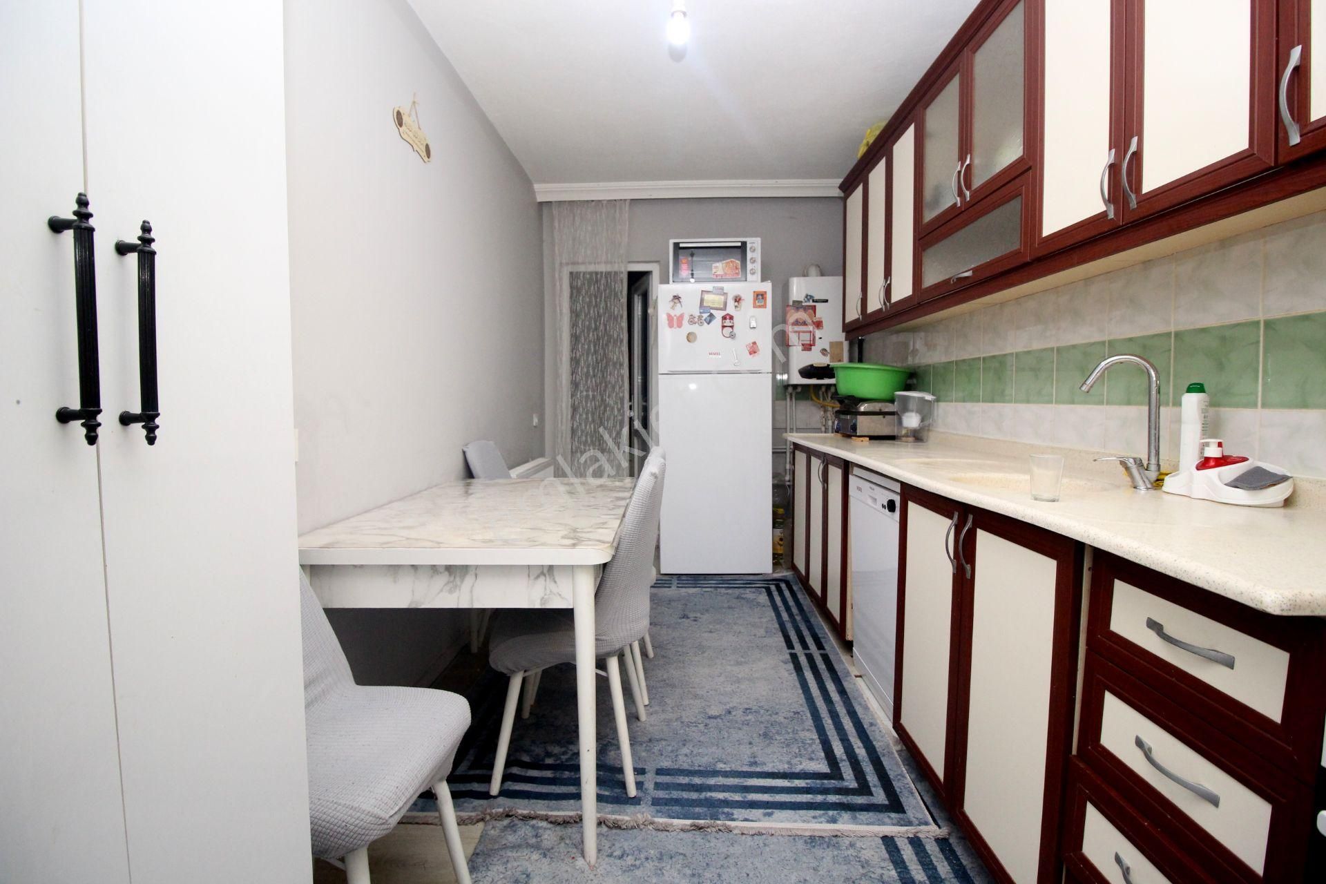 Emre Emlak'tan Topçu'da Arakat Manzaralı Geniş 3+1 Satılık Daire - Görsel 2