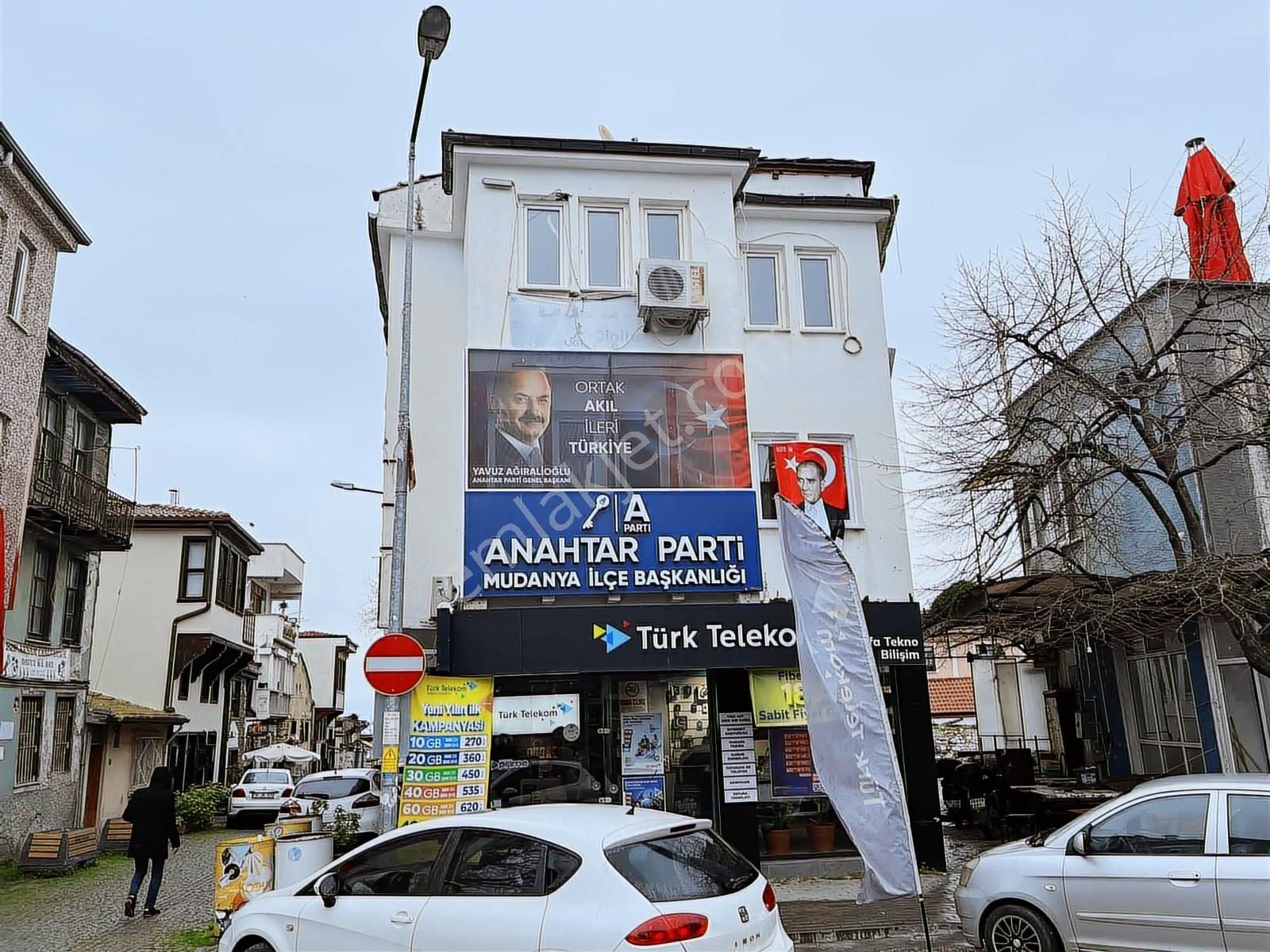 Akram'dan Deniz Manzaralı Caddeye Cephe Fırsat Daire - Görsel 4
