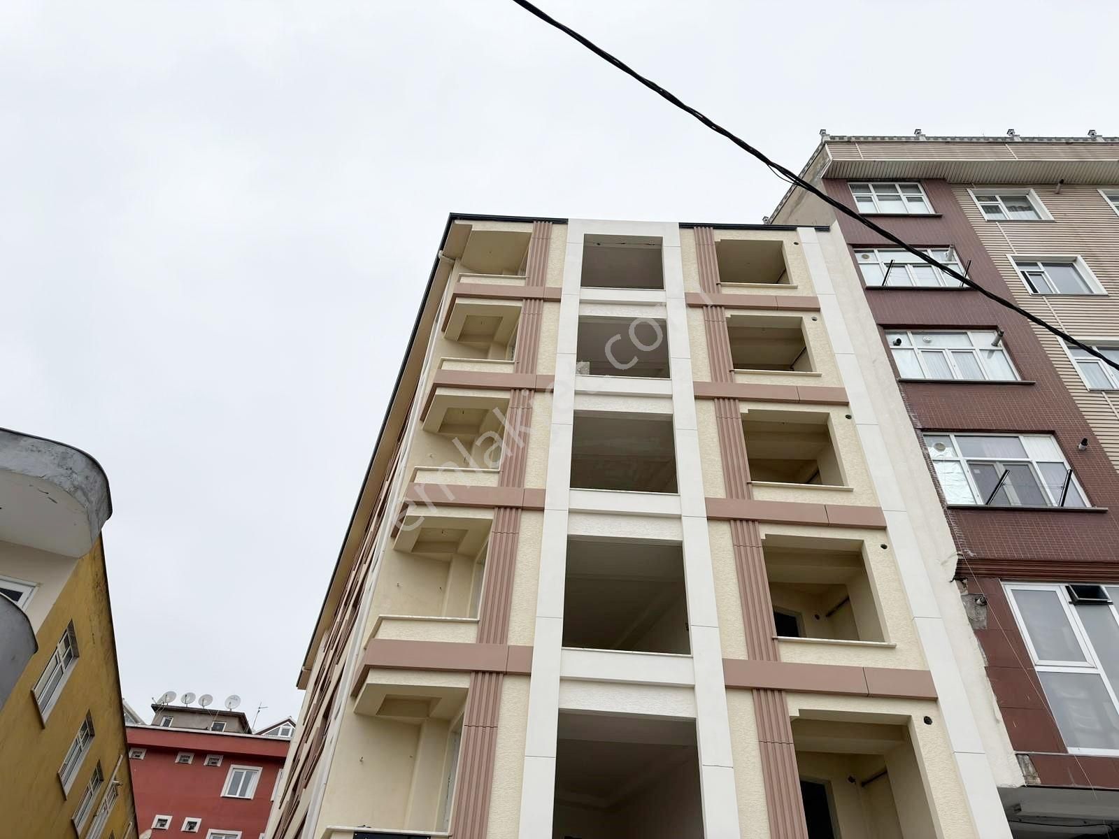Salih Emlak 'tan Güney Cephe 3+1 Cadde Üzeri Sıfır Daire