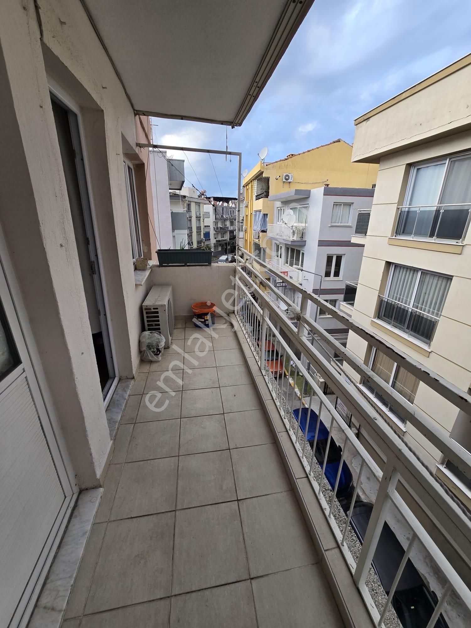 Balçovada Metro Yakını İçi Bakımlı Eşyalı D.gazlı Kiralık 2+1 Daire - Görsel 13