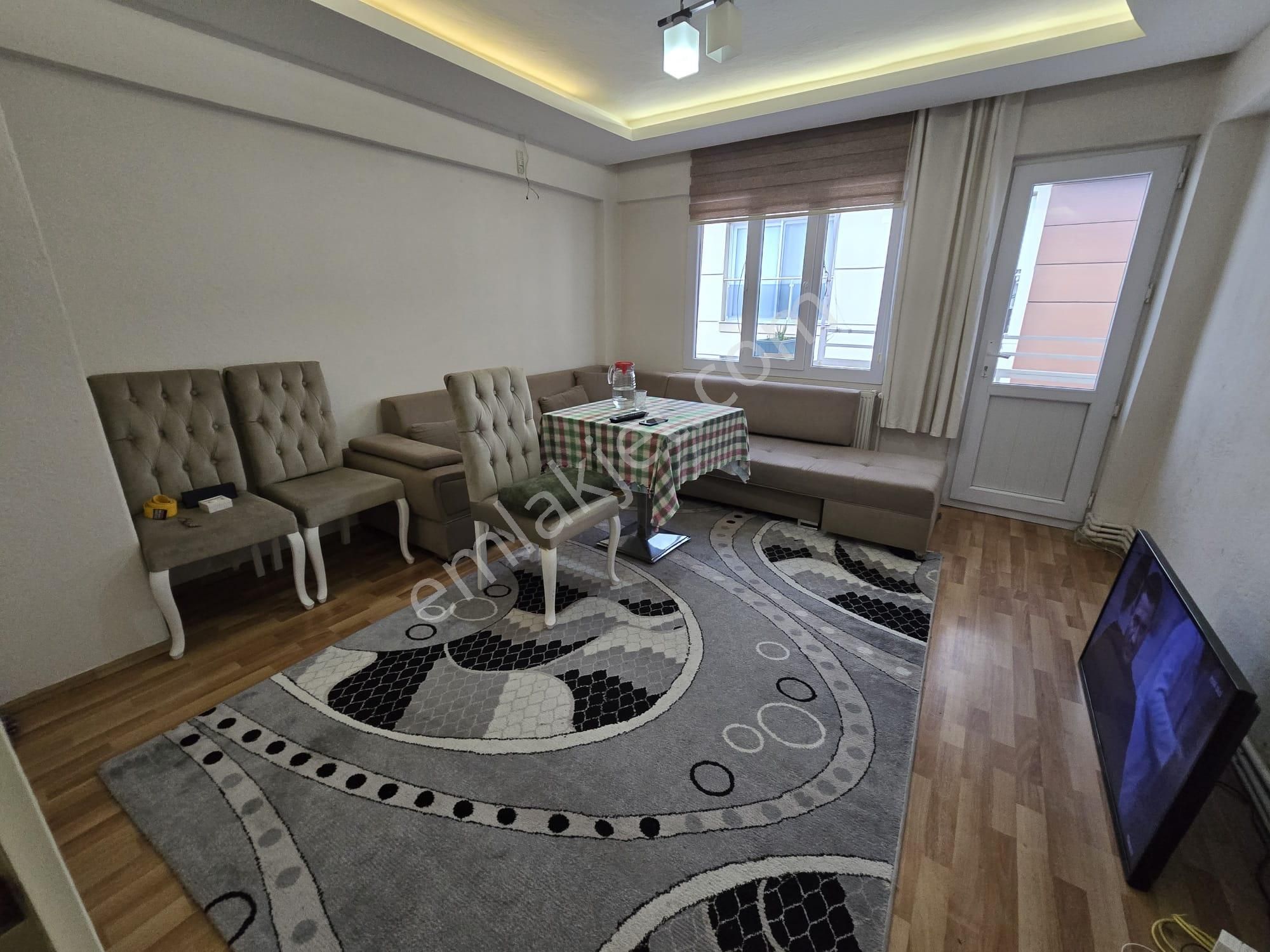 Balçovada Metro Yakını İçi Bakımlı Eşyalı D.gazlı Kiralık 2+1 Daire