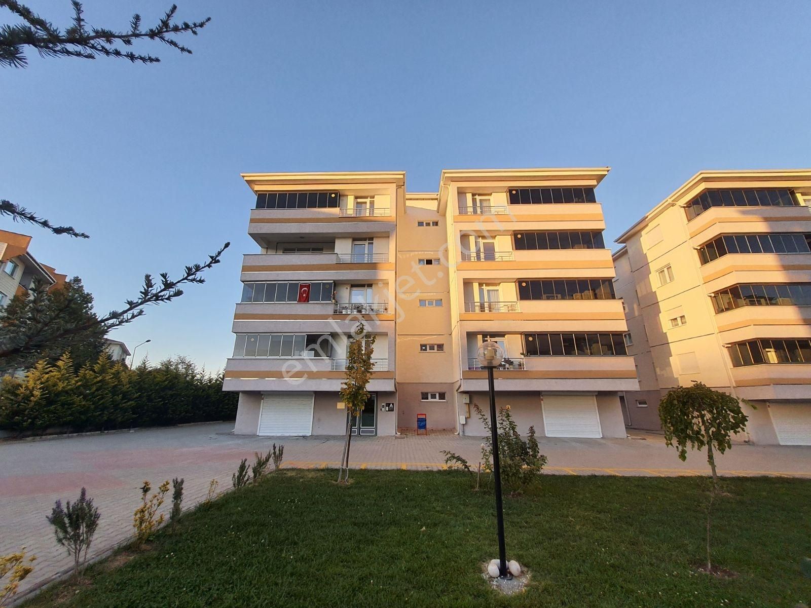 Kr Unıtyden Vadişehir Yıldızpark Evlerinde Kiralık 3+1 Daire