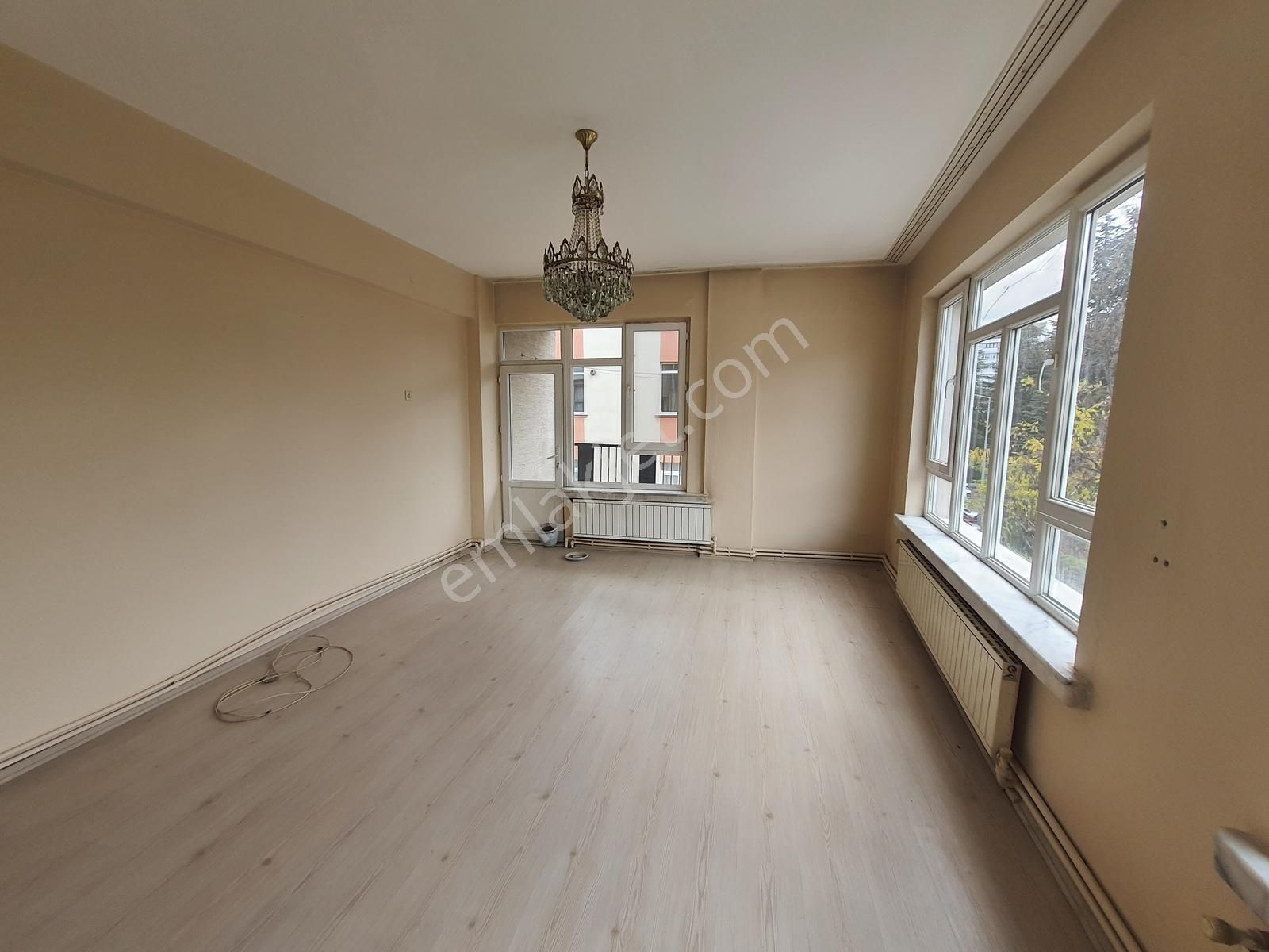 Krunıtyden Milli Zafer İlköğretim Okulu Karşısı 3+1kiralık Daire - Görsel 5