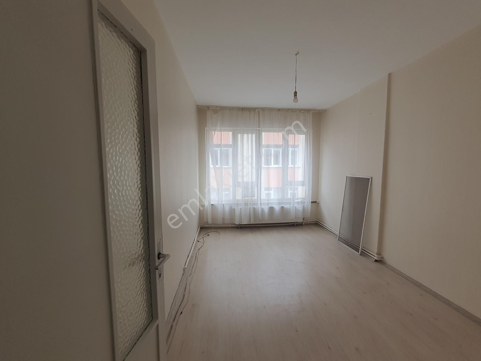 Krunıtyden Milli Zafer İlköğretim Okulu Karşısı 3+1kiralık Daire - Görsel 24