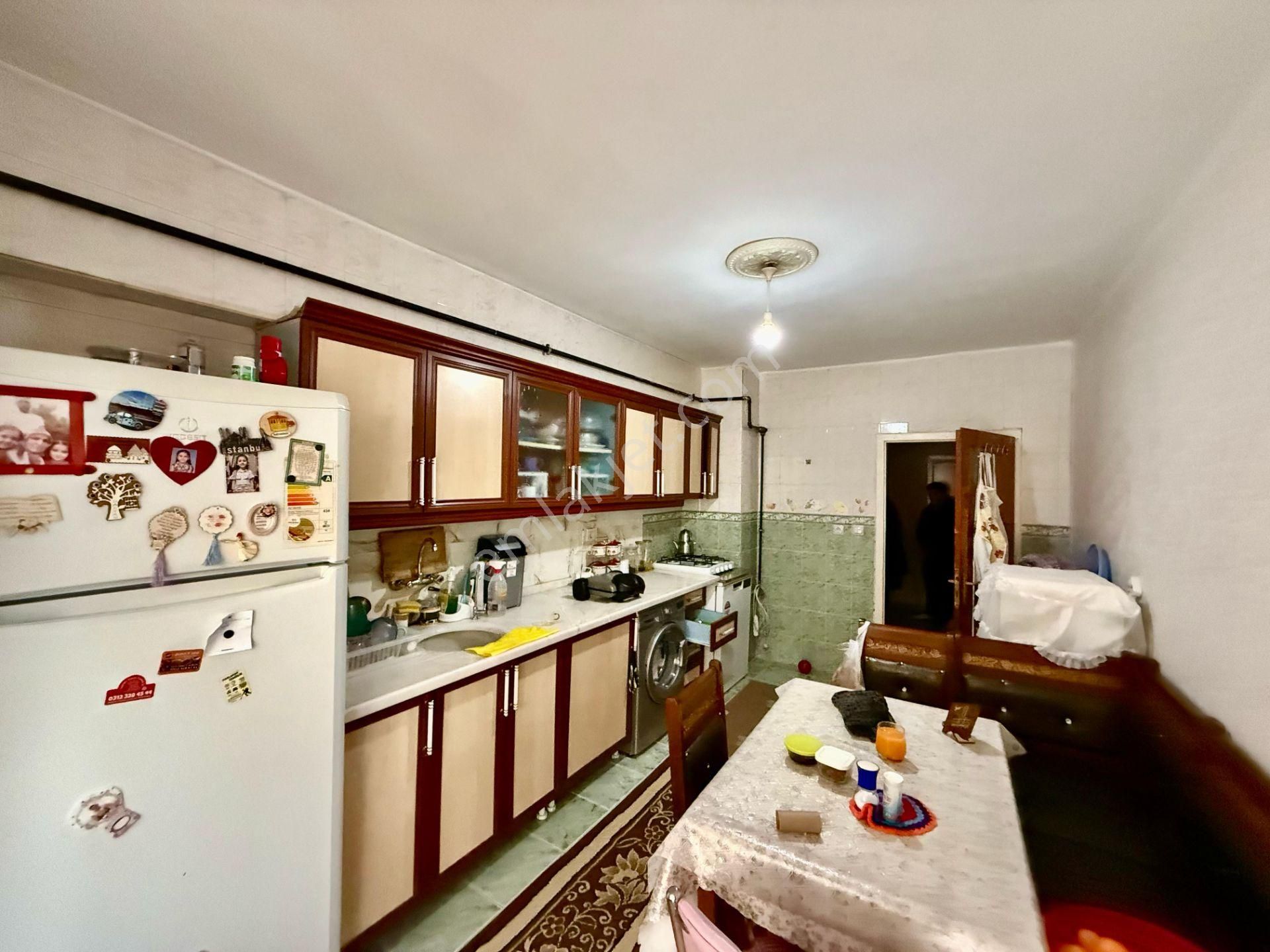 Kalecik Emlak'tan Merkezde 3+1 Orta Kat Ön Cepheli Daire - Görsel 4