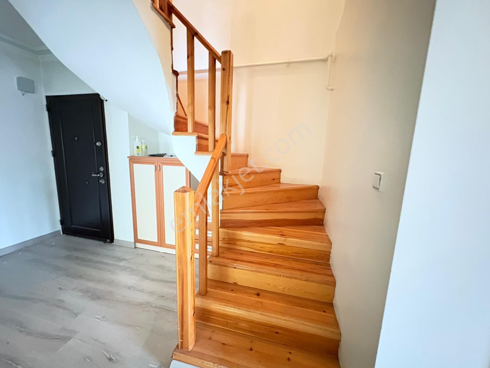 Göral Emlakdan Öveçler Vadisi Manzaralı Çetin Emeç Yakını 6+1 - Görsel 23