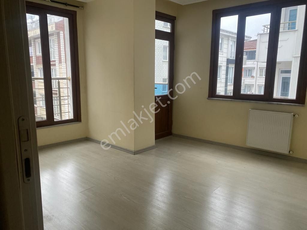 İstanbul House'dan Esenyurt'ta Genç Binada 2+1 Ara Kat Daire