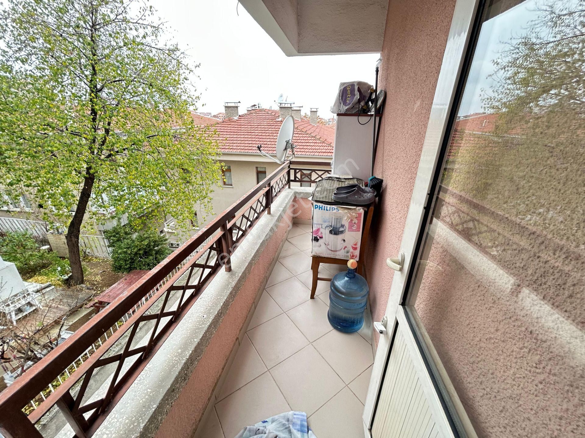 Taner'den Dikmen Sokullu'da 3+1 Katta Bağımsız İçi Yapılı Bakımlı Daire - Görsel 11