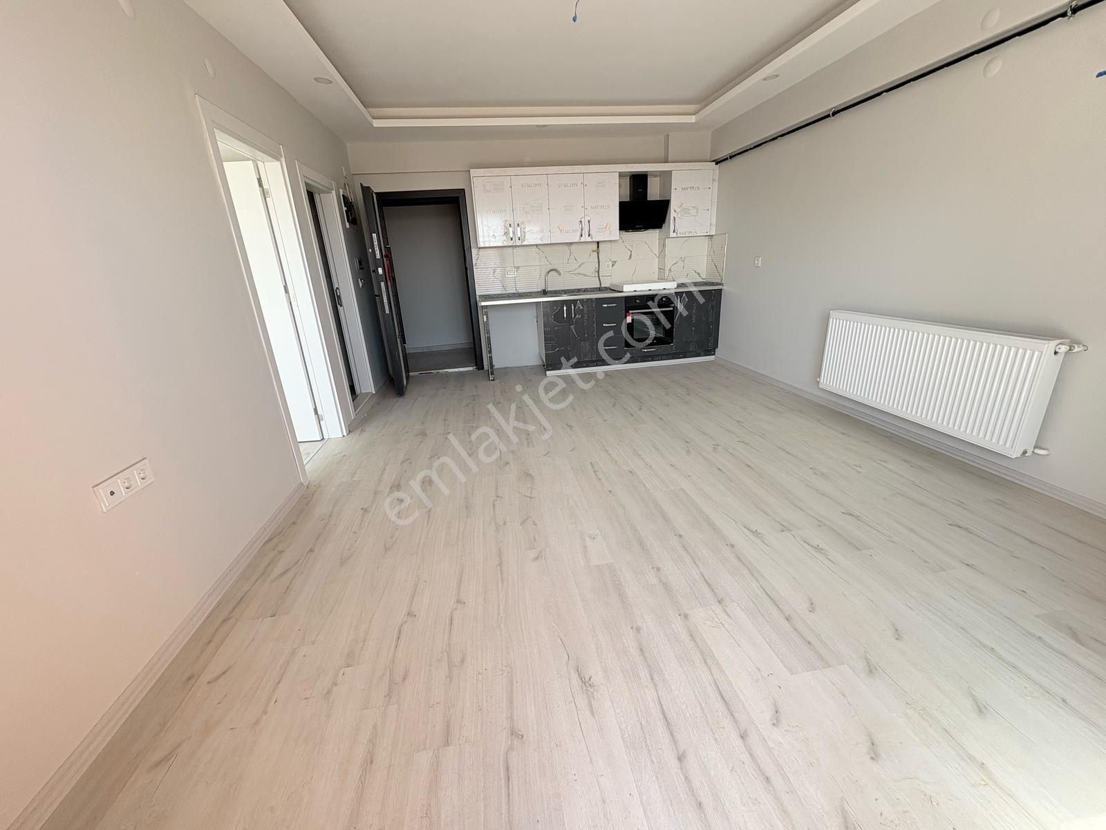 Seyrek Havuzlu Sitede Satılık Büyük Tip 1+1 Balkonlu Daire - Görsel 7