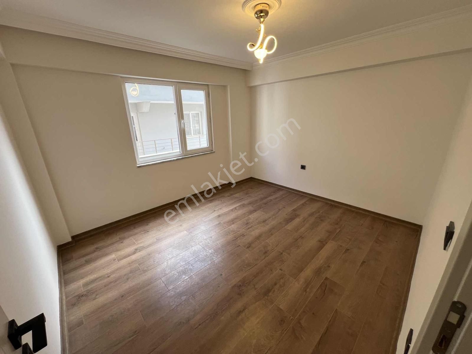 Didim Merkezde Ön Cephe 3+1 Ayrı Mutfak Lüks Tadilatlı - Görsel 17