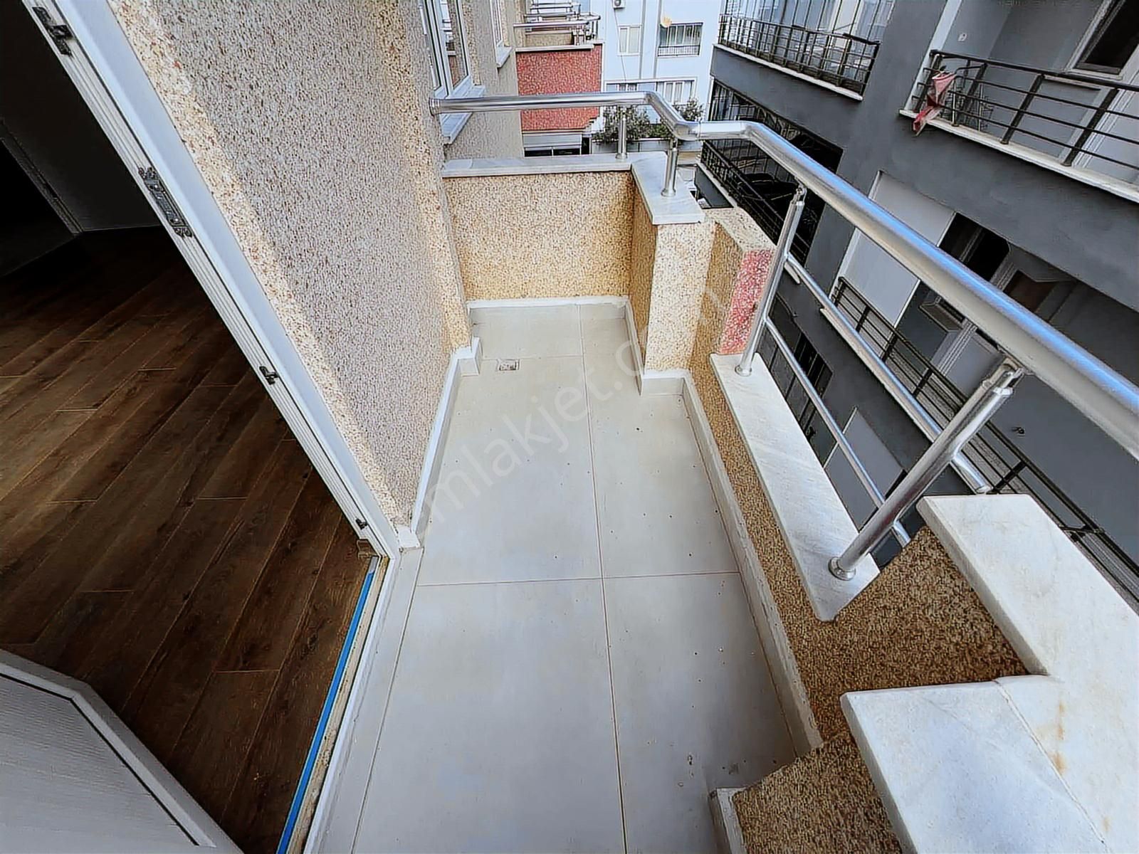 Didim Merkezde Ön Cephe 3+1 Ayrı Mutfak Lüks Tadilatlı - Görsel 10