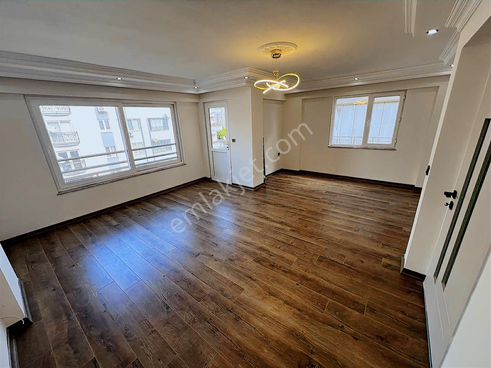 Didim Merkezde Ön Cephe 3+1 Ayrı Mutfak Lüks Tadilatlı - Görsel 22