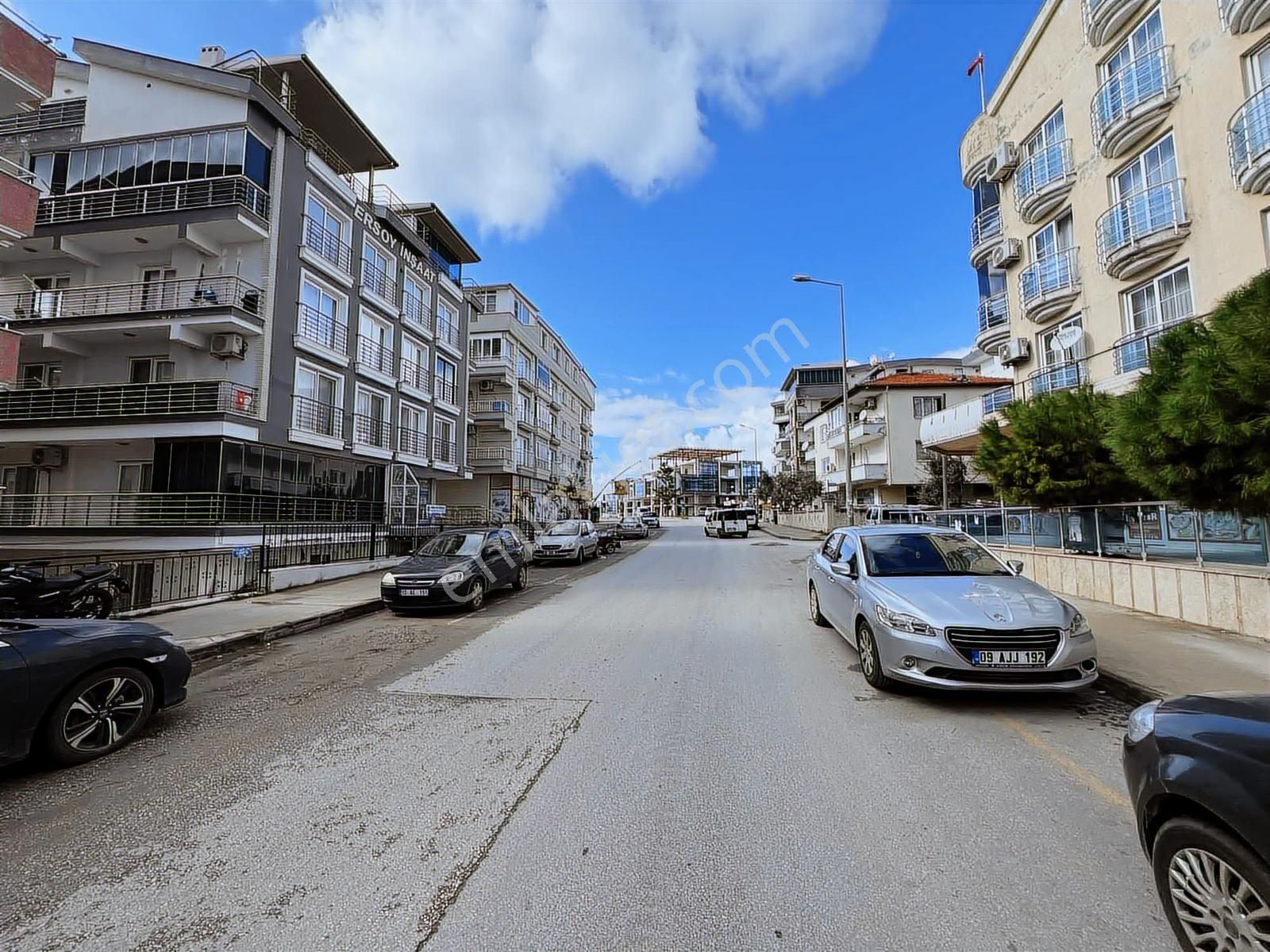 Didim Merkezde Ön Cephe 3+1 Ayrı Mutfak Lüks Tadilatlı - Görsel 15