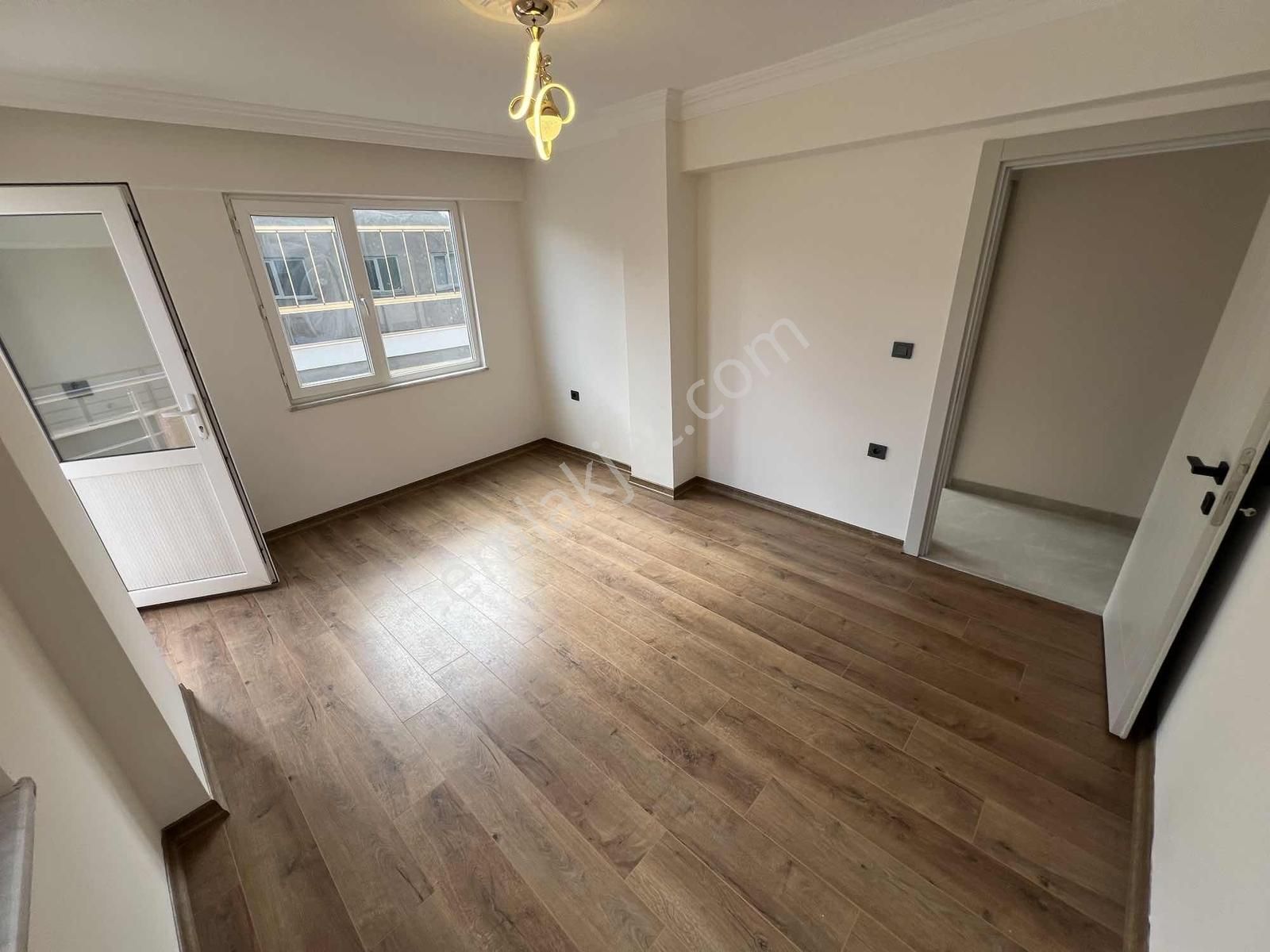 Didim Merkezde Ön Cephe 3+1 Ayrı Mutfak Lüks Tadilatlı - Görsel 16