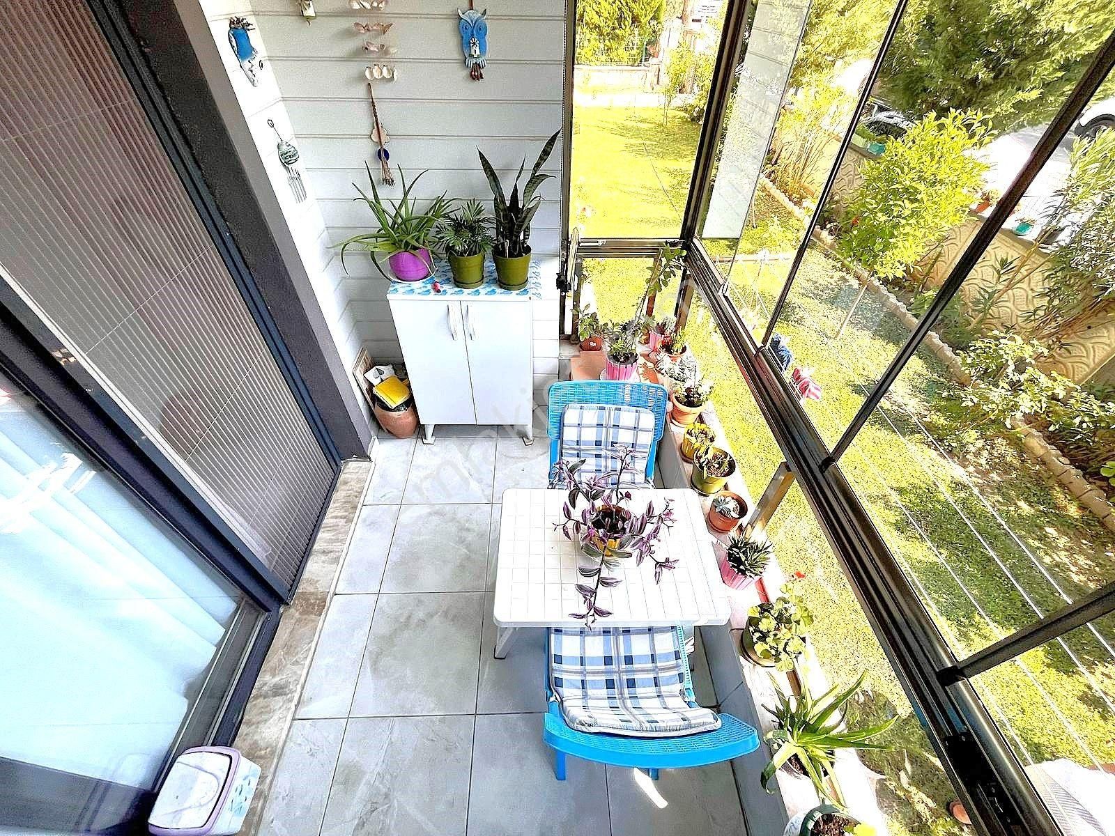 ꧁ay Emlaktan꧂akçay'da Müstakil Tadında Ön Cephe Denize Yakın Kombili Satılık 1+1 Geniş Daire