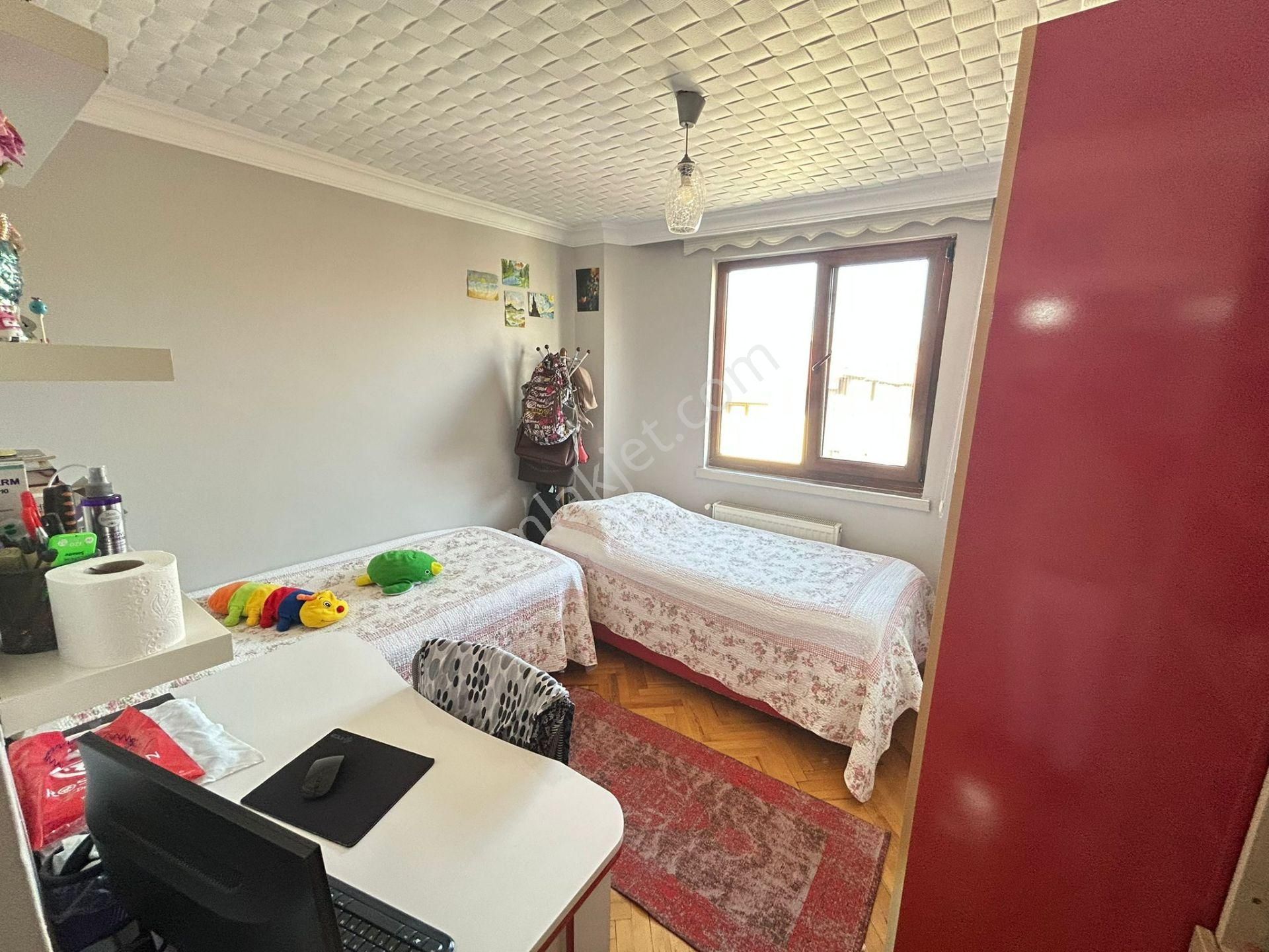 Taner'den Öveçler Kabil Caddesinde 3+1 Orta Katta Asansörlü - Görsel 6