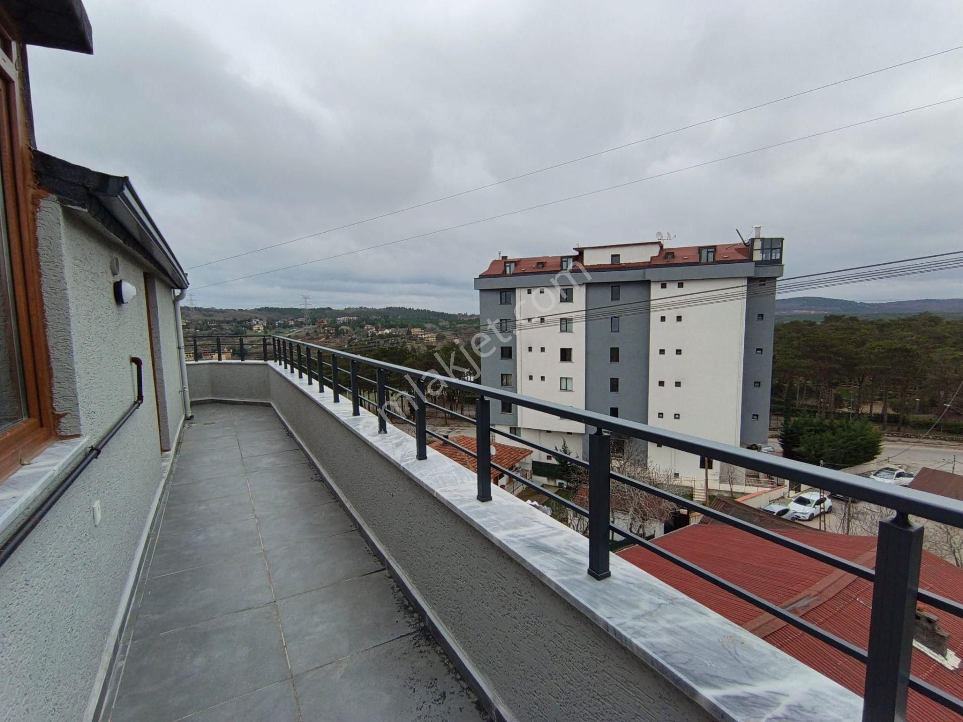 Çekmeköy Çatalmeşe Mh Doğa Manzaralı Satılık Lüks 5+2 215m² Dubleks Daire
