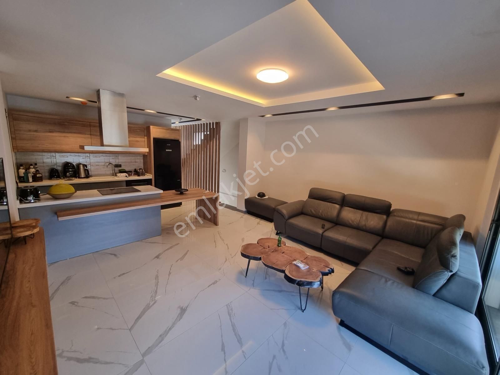 Sahile Yürüme Mesafesinde Tripleks 5+2 Satılık Villa - Görsel 28