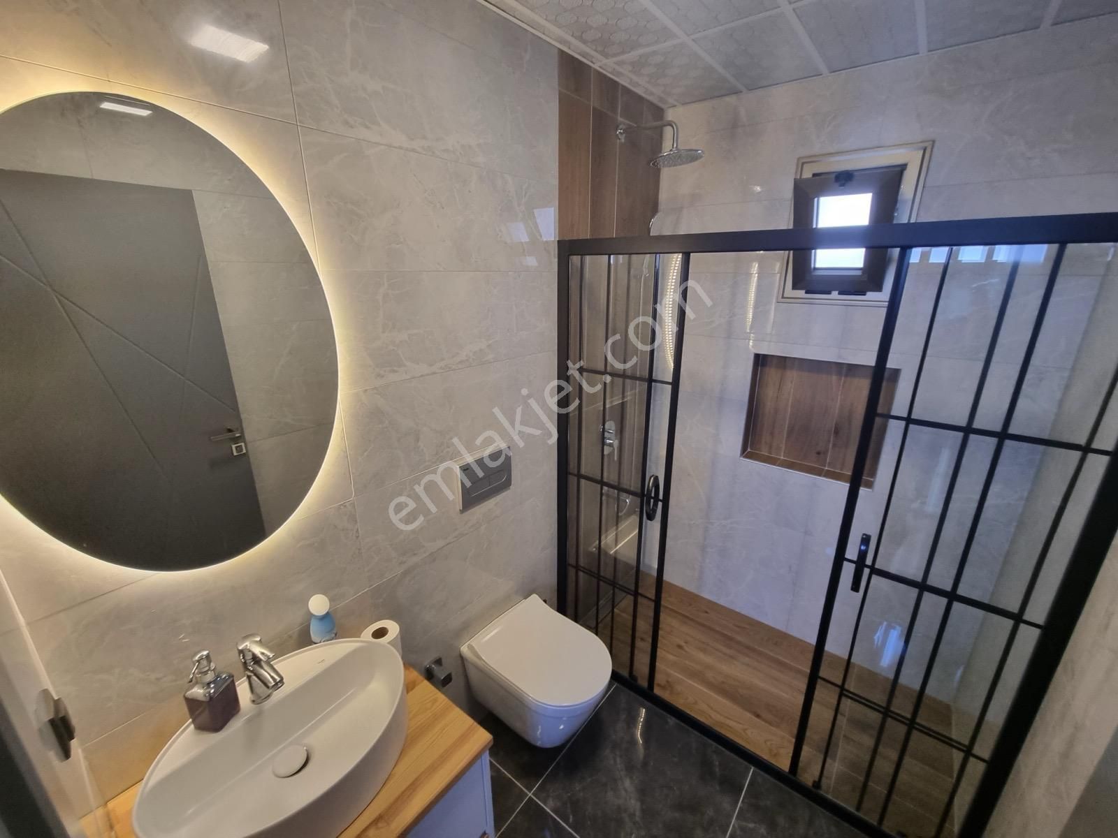 Sahile Yürüme Mesafesinde Tripleks 5+2 Satılık Villa - Görsel 24