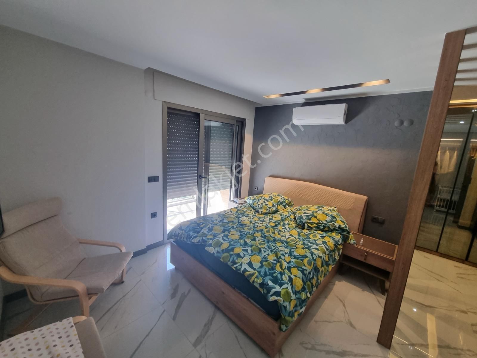 Sahile Yürüme Mesafesinde Tripleks 5+2 Satılık Villa - Görsel 29