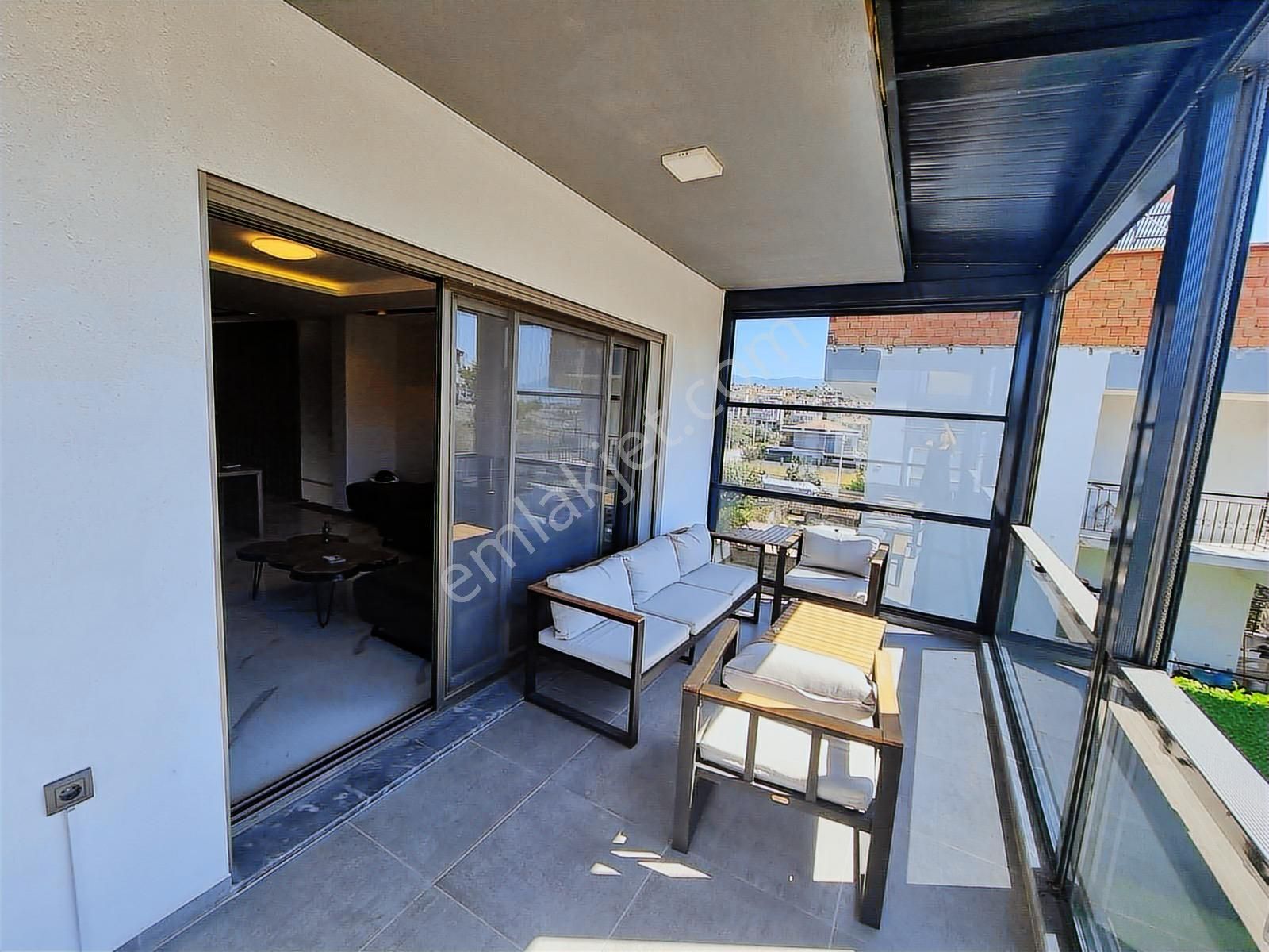 Sahile Yürüme Mesafesinde Tripleks 5+2 Satılık Villa - Görsel 31