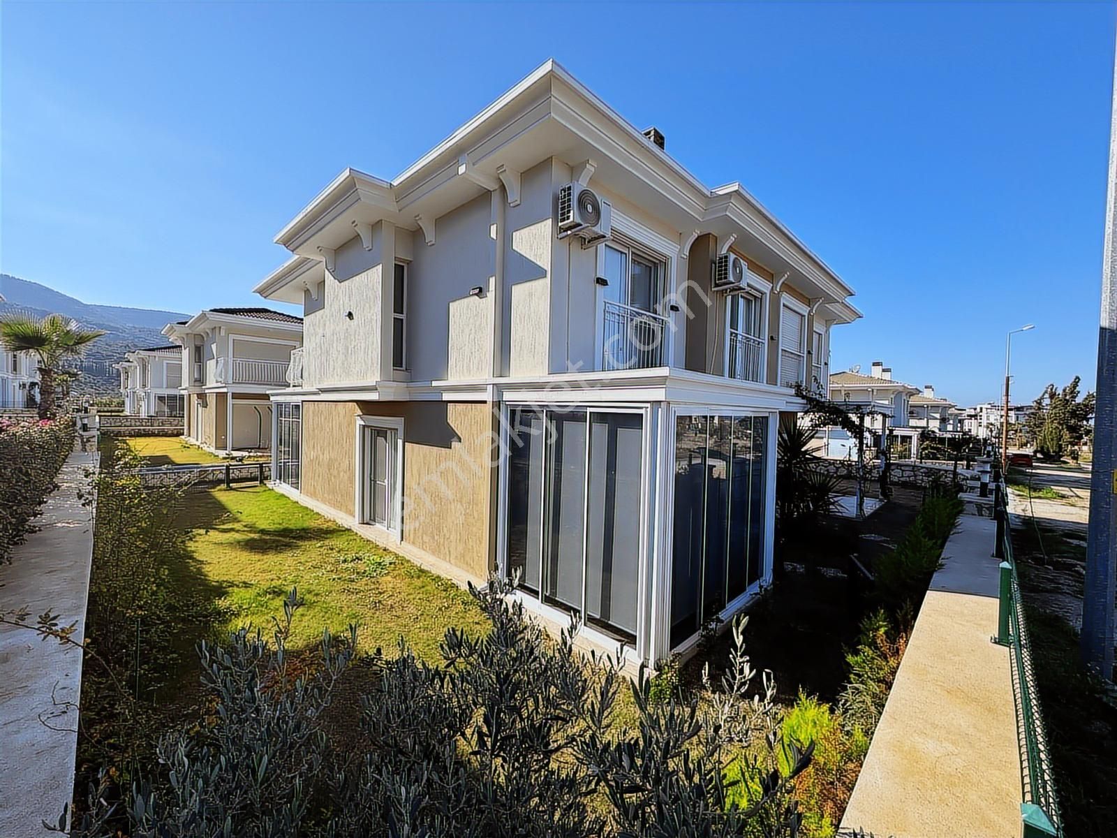 Termal Havuzlu Sitede Satılık 3+1 Villa - Görsel 32