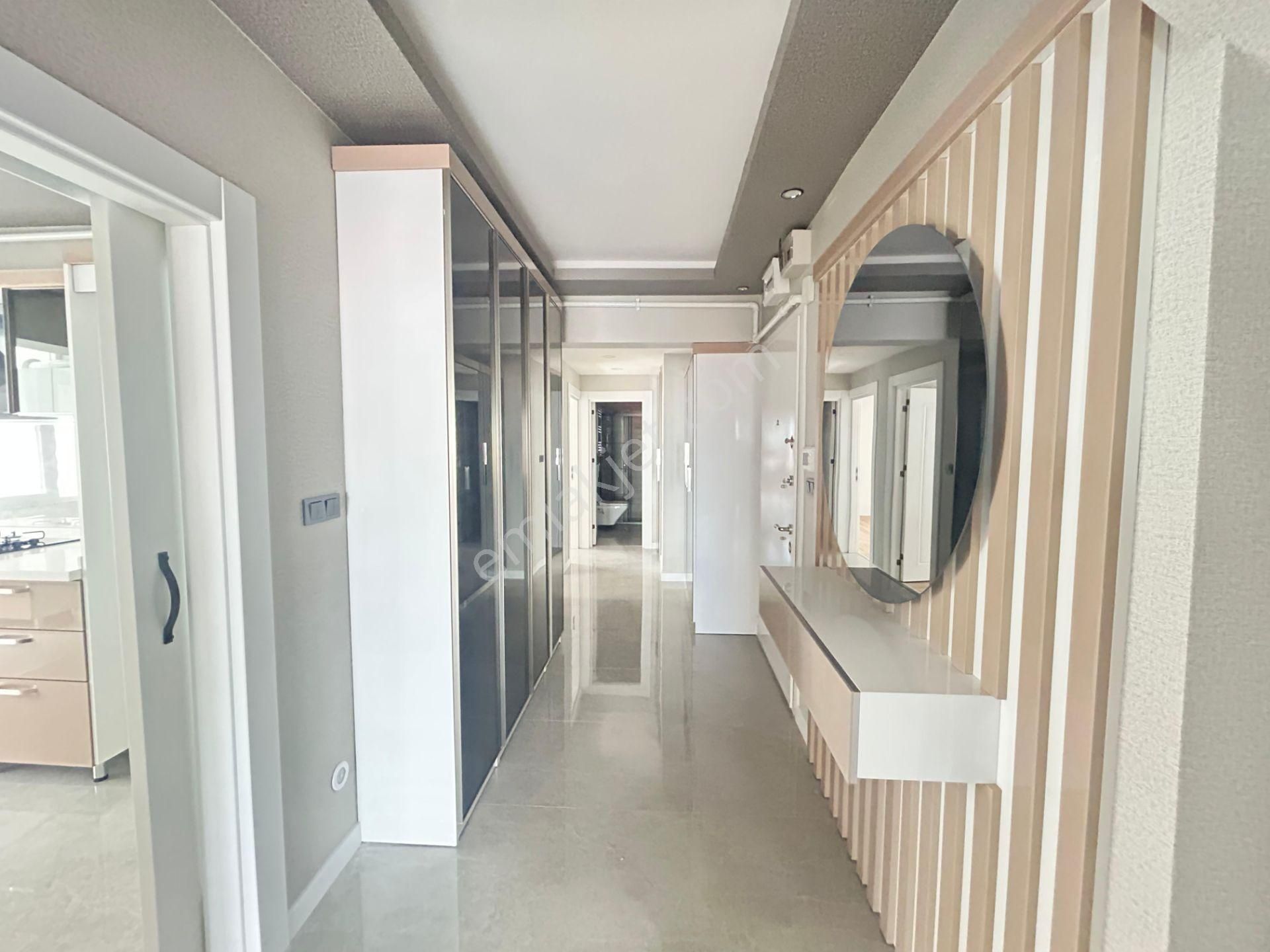 Taner'den Sinan Cad'de Yıldız Köprü Dibinde 4+1 Süper Lüks Kapalı Dubleks - Görsel 12