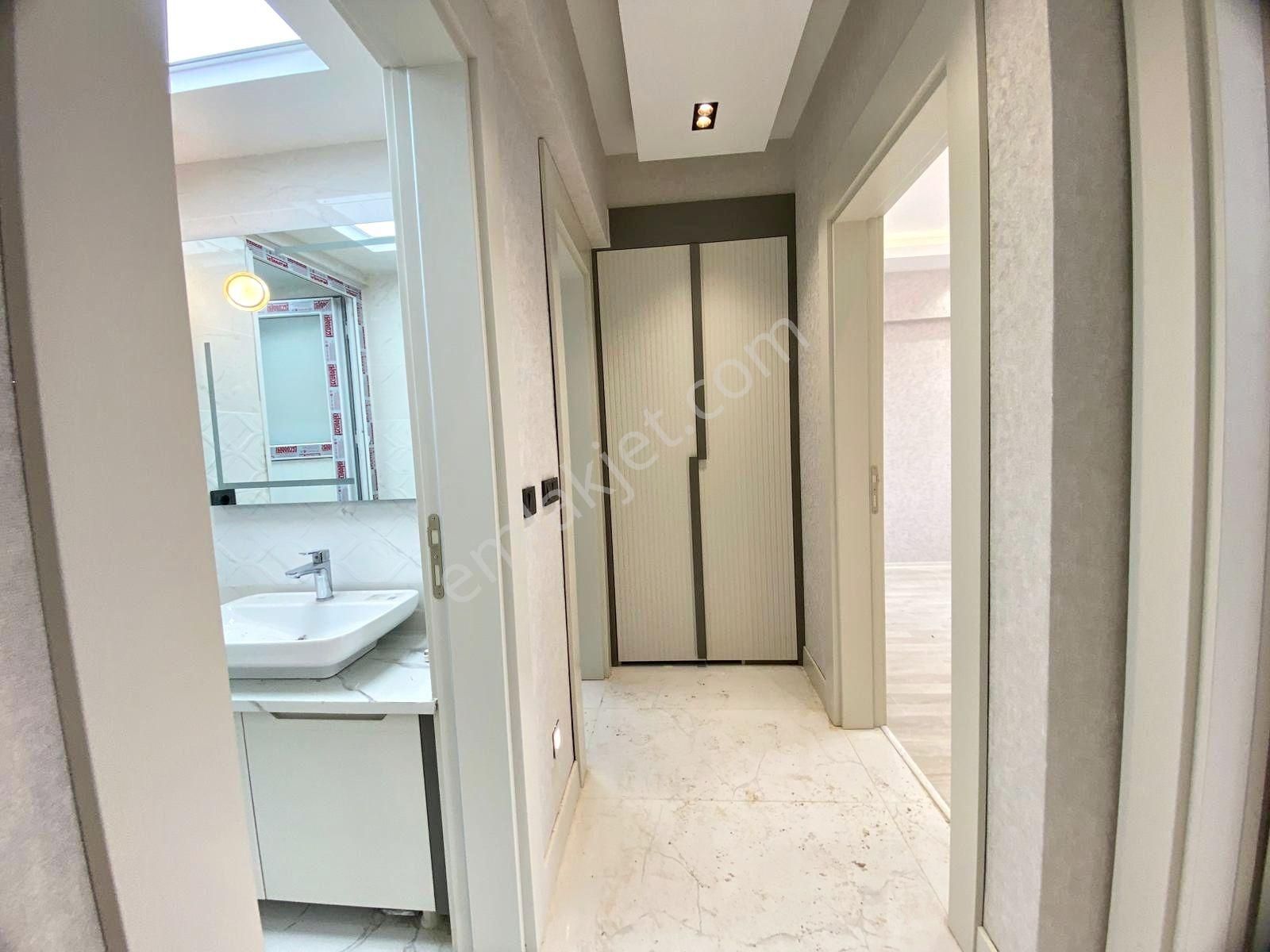 Fıstıklık'ta Aranan Konumda Az Katlı Sıfır! Çift Banyo U.lüx 2+1 - Görsel 13