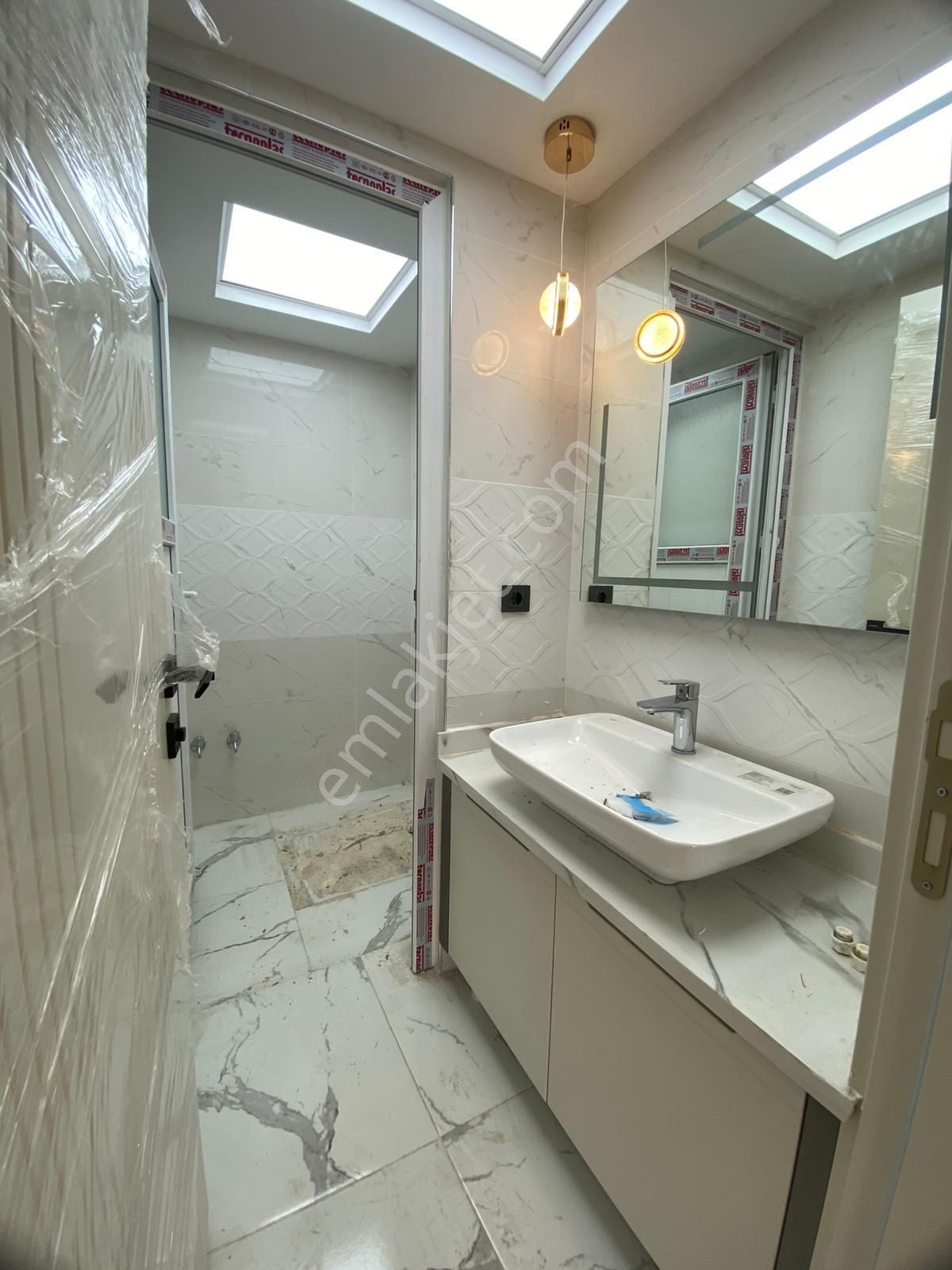 Fıstıklık'ta Aranan Konumda Az Katlı Sıfır! Çift Banyo U.lüx 2+1 - Görsel 14