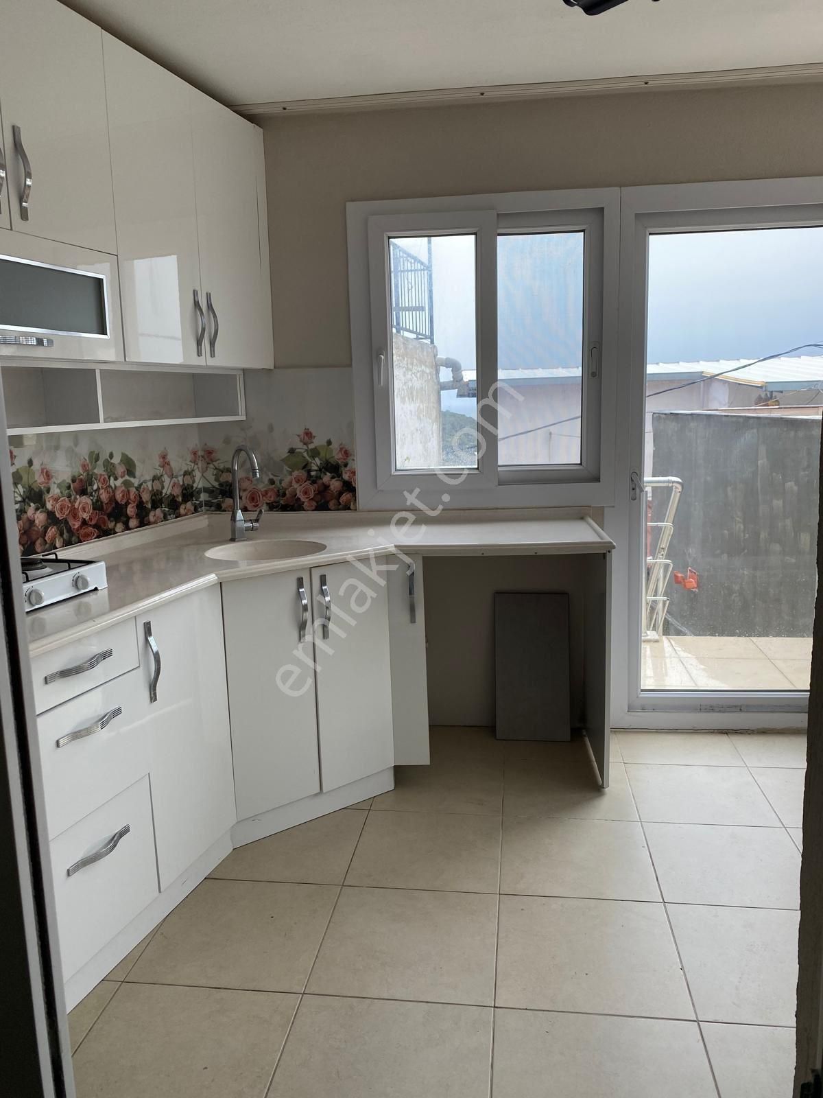 Karaburun Eğlenhoca Köyü’nde Devamlı Kiralık Daire - Görsel 4