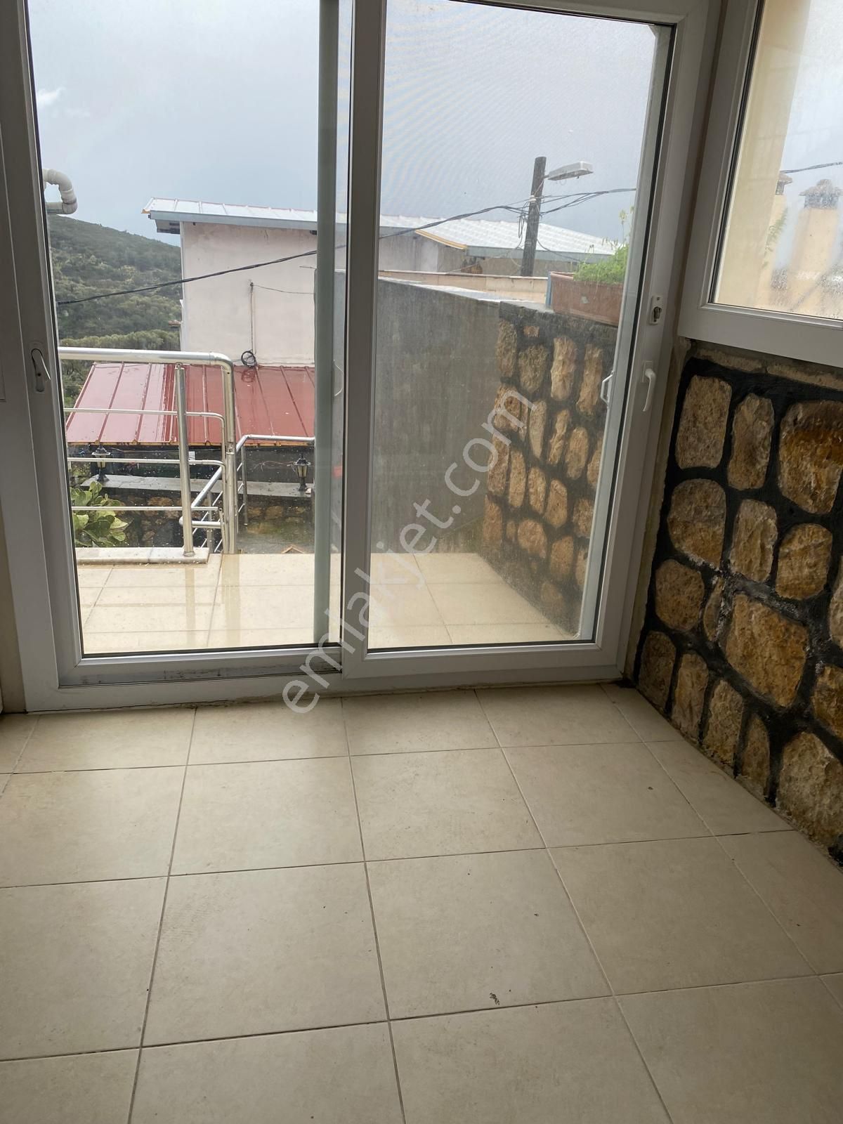 Karaburun Eğlenhoca Köyü’nde Devamlı Kiralık Daire - Görsel 5