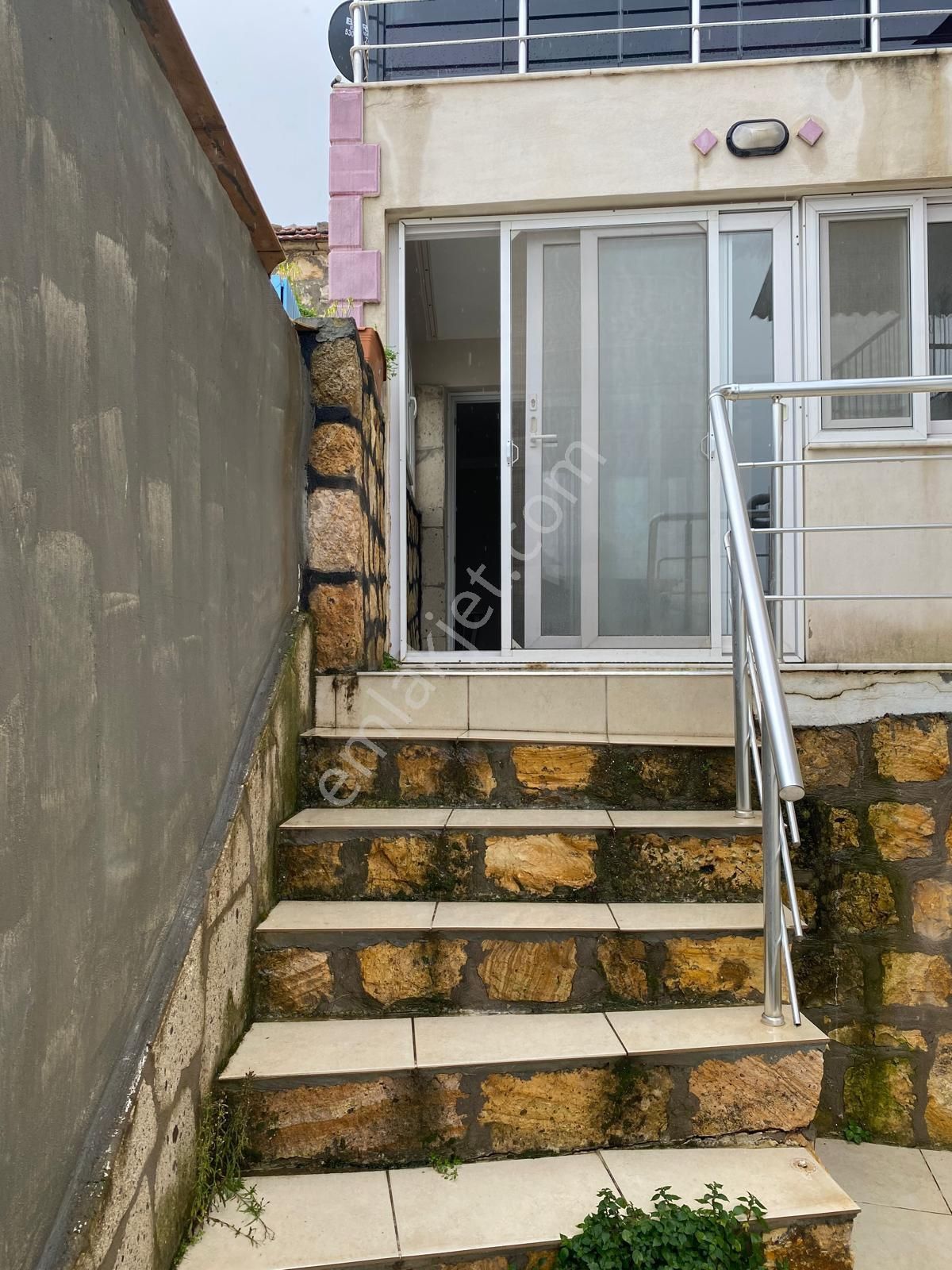 Karaburun Eğlenhoca Köyü’nde Devamlı Kiralık Daire - Görsel 2