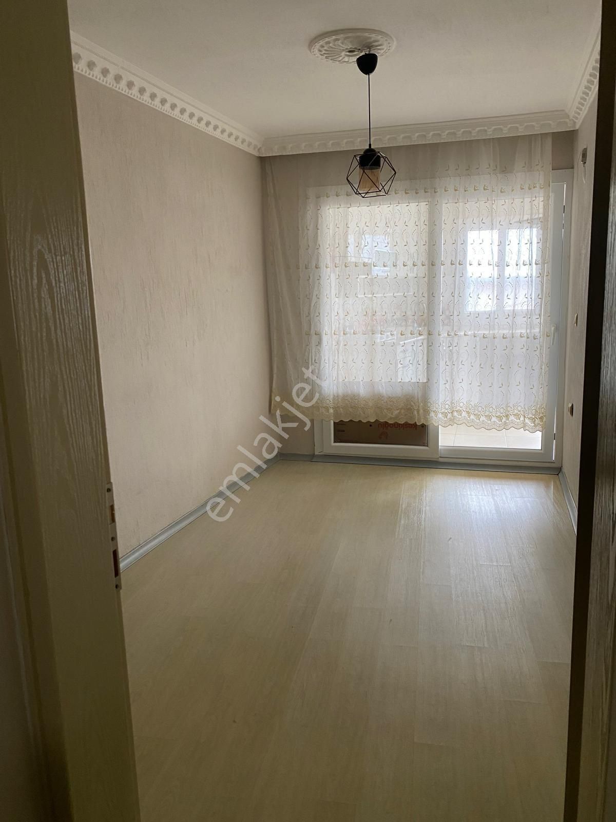 Karaburun Eğlenhoca Köyü’nde Devamlı Kiralık Daire - Görsel 9