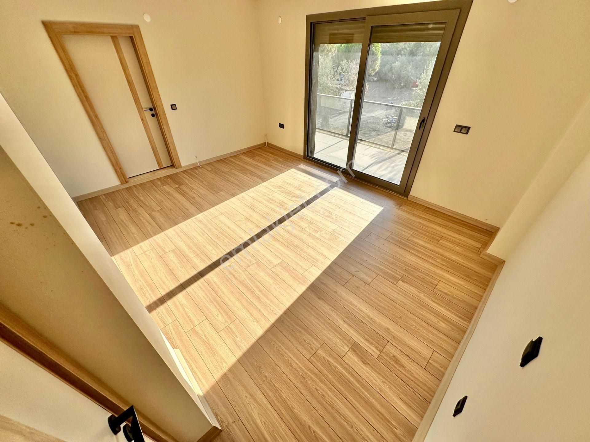 ✨akçay Ay Emlaktan✨tahtakuşlarda Denize 300 M Yeşillikler İçerisinde Huzur Bulacağınız 4+1 Villa - Görsel 12