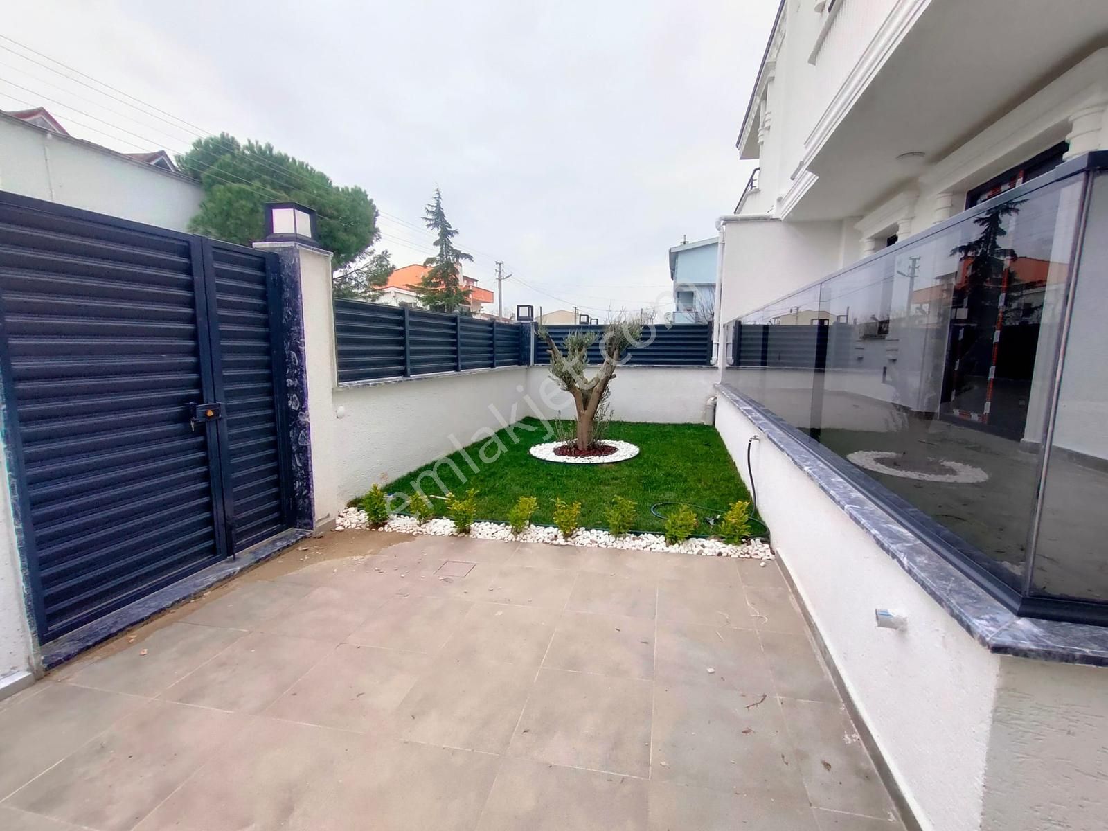 Tekirdağ Yeniçiftlik Beyaz Yakışan Villa 'kartallar Güvencesiye' - Görsel 5