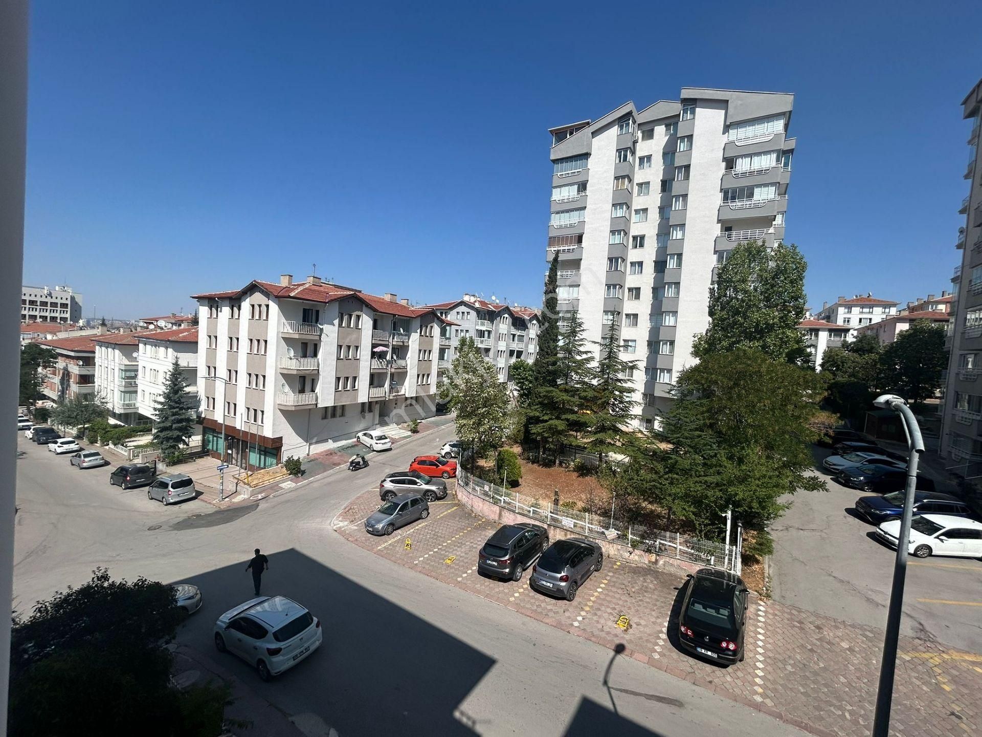 Taner'den Dikmen'de Hakim Evi Yakını 3+1 Orta Kat Süper Lüks Ön Cephe - Görsel 16