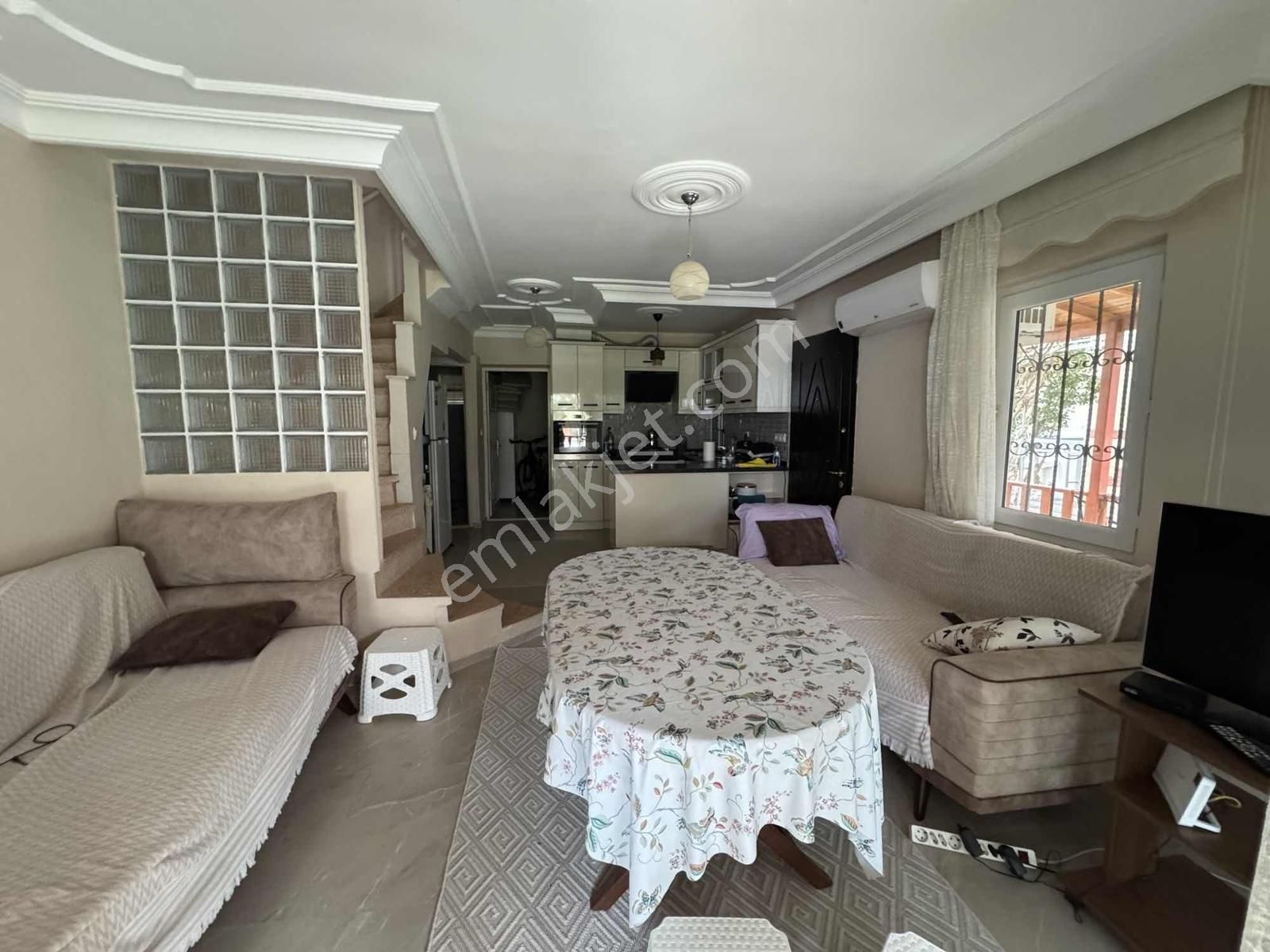 Kuşadası Davutlar'da Havuzlu Sitede Satılık 3+1 Masrafsız Yazlık - Görsel 2