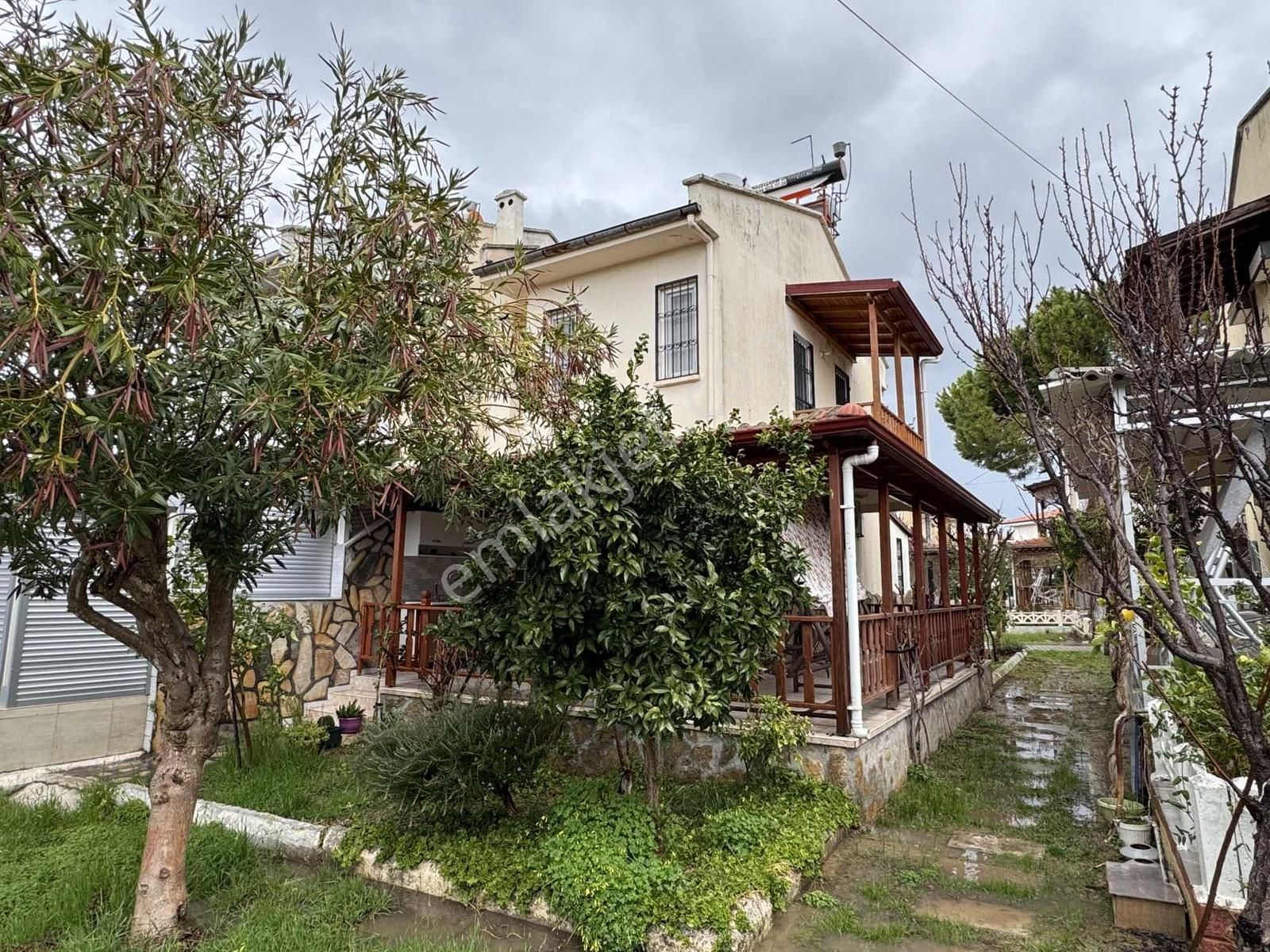 Kuşadası Davutlar'da Havuzlu Sitede Satılık 3+1 Masrafsız Yazlık - Görsel 6