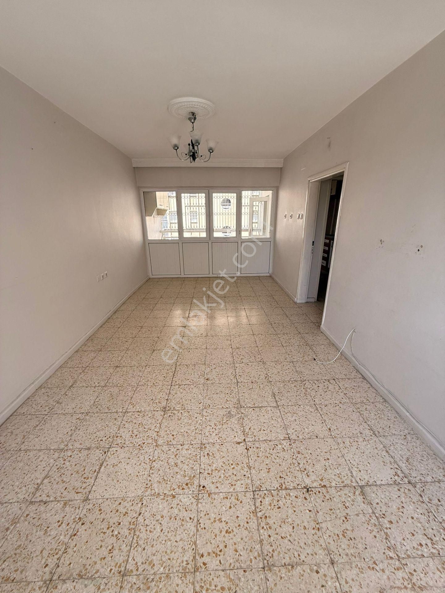 Adana Yüreğir Başkent Hastanesinin Yakınında 3+1 İçi Yenilenmiş Boyalı Klimalı Kiralık Cazip Daire - Görsel 13