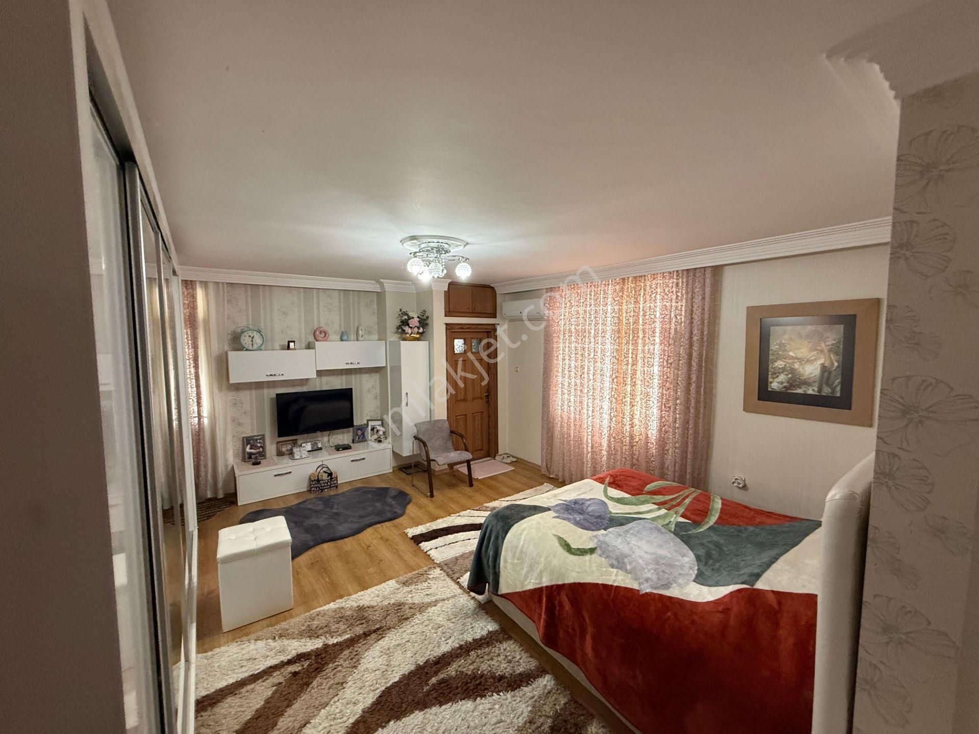 İz Gayrimenkul'den Ruh Sağlığı Yakını Emsalsiz Geniş Daire - Görsel 3