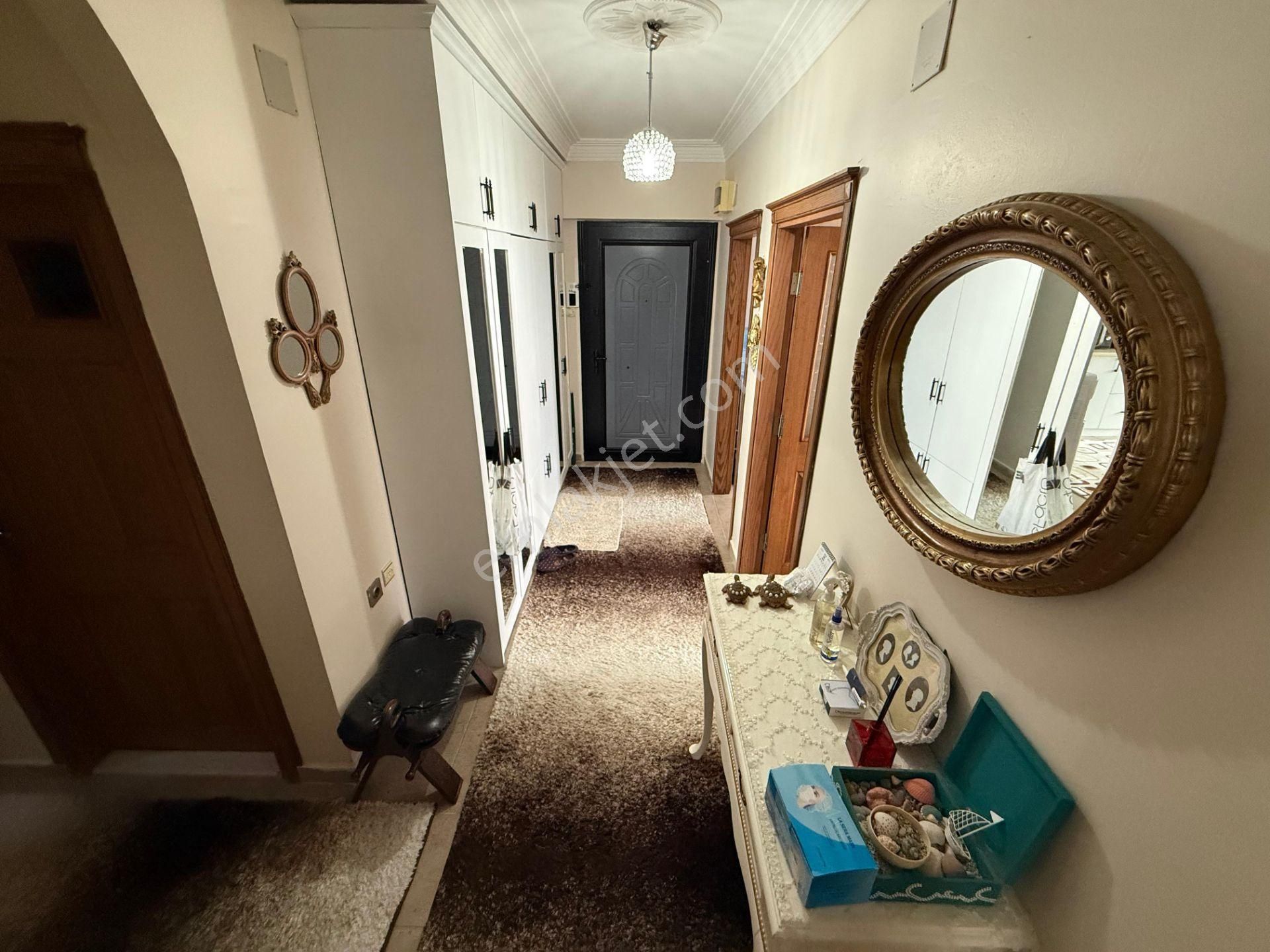 İz Gayrimenkul'den Ruh Sağlığı Yakını Emsalsiz Geniş Daire - Görsel 8