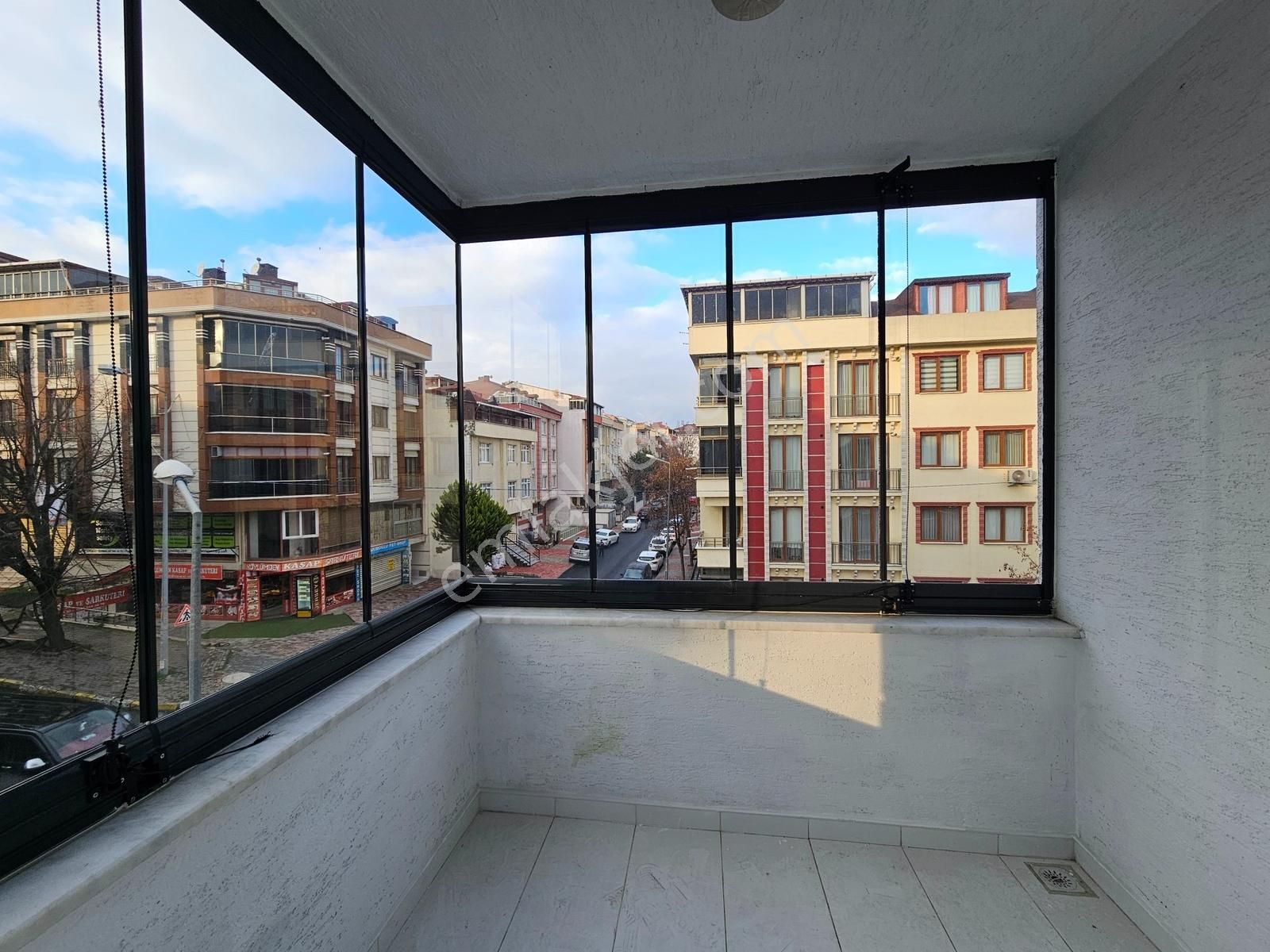 Beylikdüzü Yakuplu Mh Metrobüs 20 Dk Sıfır Binada 3+1 Aydınlık D