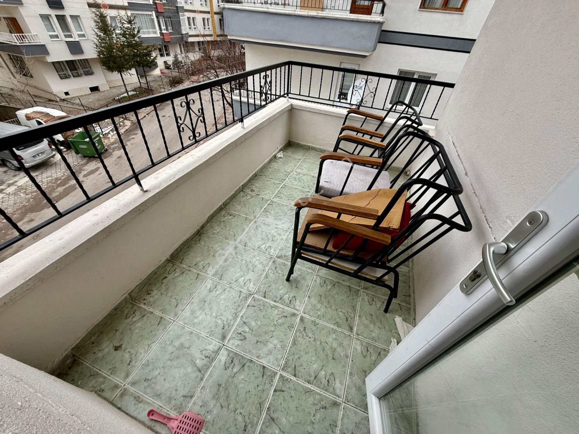 Kalecik Emlak'tan Merkezde 3+1 Orta Kat Güney Cepheli Daire - Görsel 19