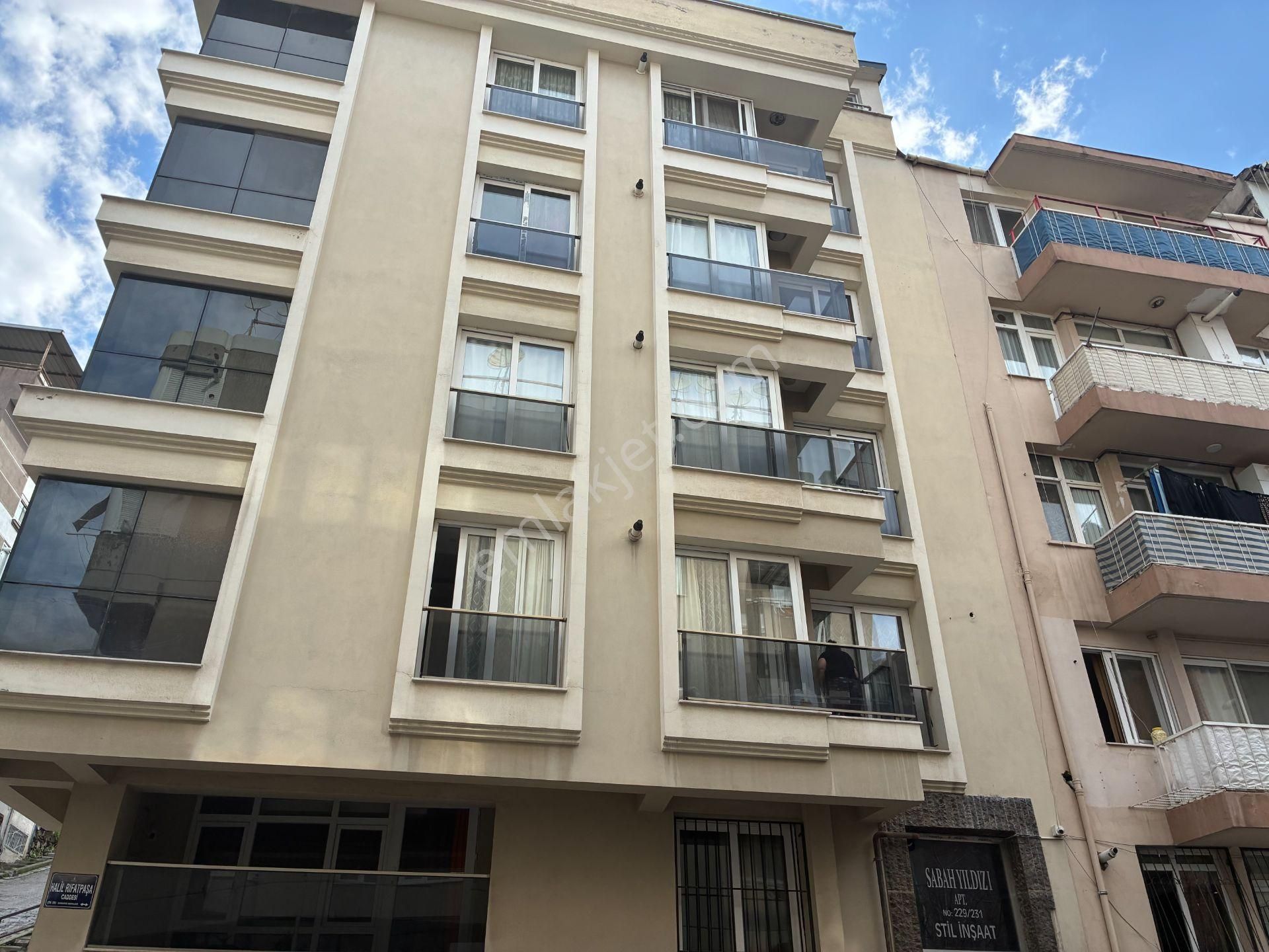 Konak Halil Rıfat Paşa Caddesi'nde 3+1 Satılık Dublex