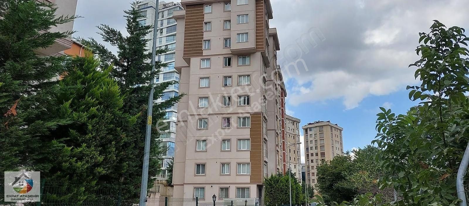 Ataşehir Hastane Bölgesi Sitede Manzaralı, Ebv.banyolu 3+1 130m2